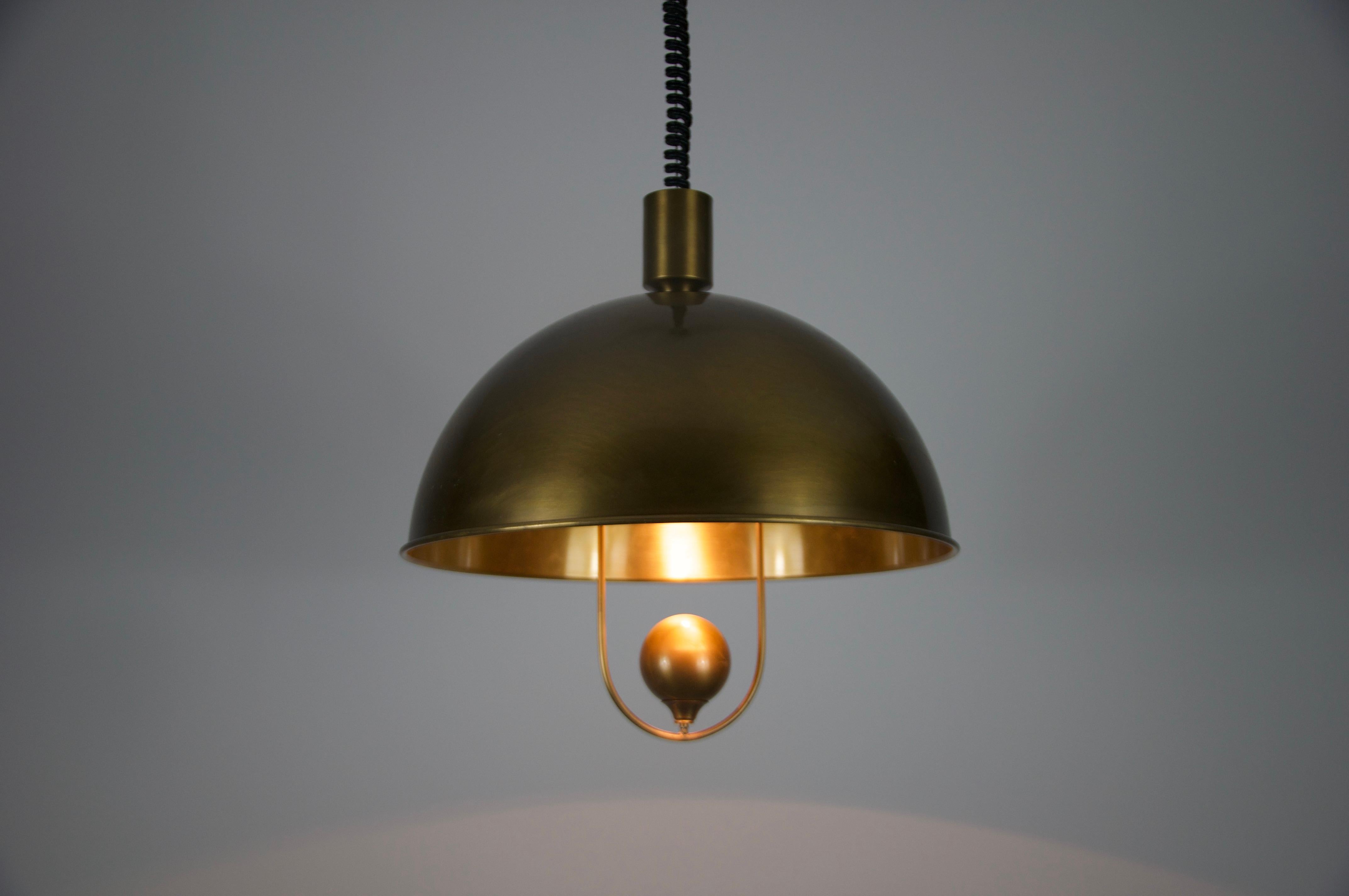 Adjustable Brass Pendant Lamp by Florian Schulz, 1970s Germany en vente 3
