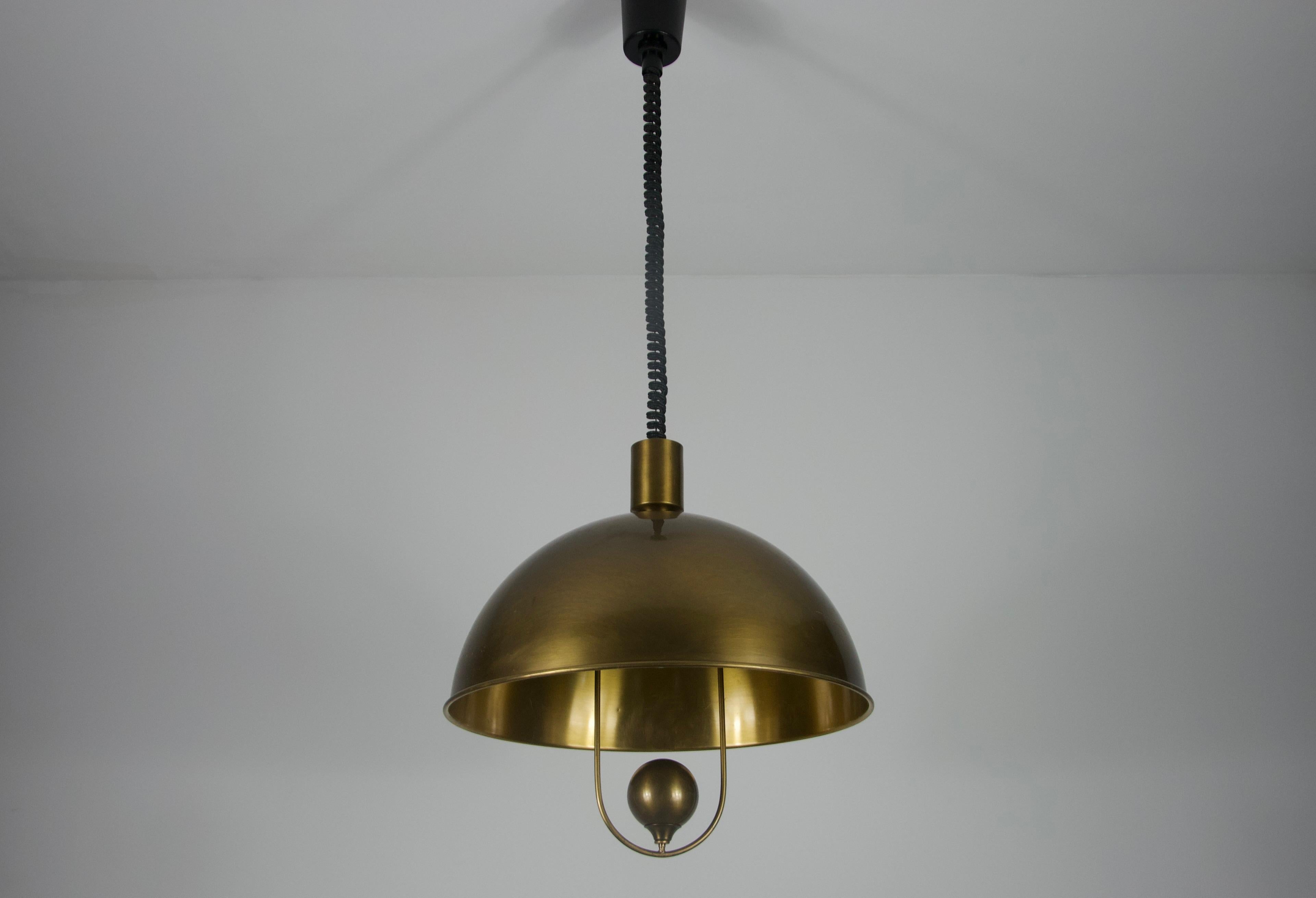Adjustable Brass Pendant Lamp by Florian Schulz, 1970s Germany Bon état - En vente à Hagenbach, DE