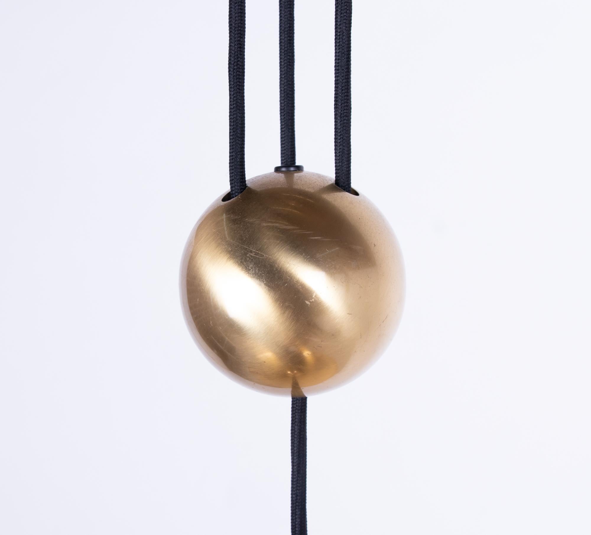 Mid-20th Century Adjustable Brass Pendant Lamp Onox 55 by Florian Schulz, Germany, 1970s For Sale