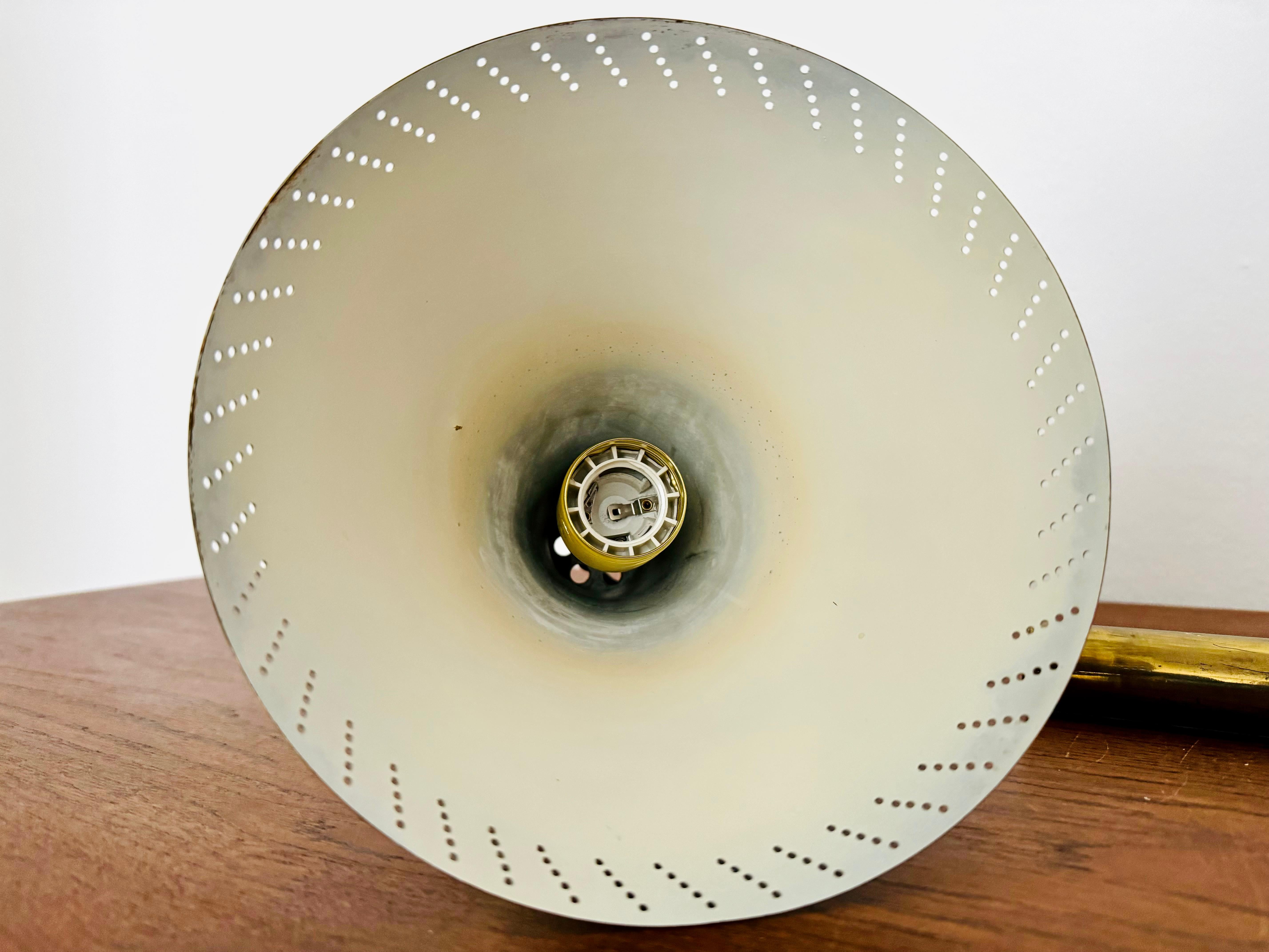 Lampada a sospensione regolabile in ottone con contrappeso in vendita 10