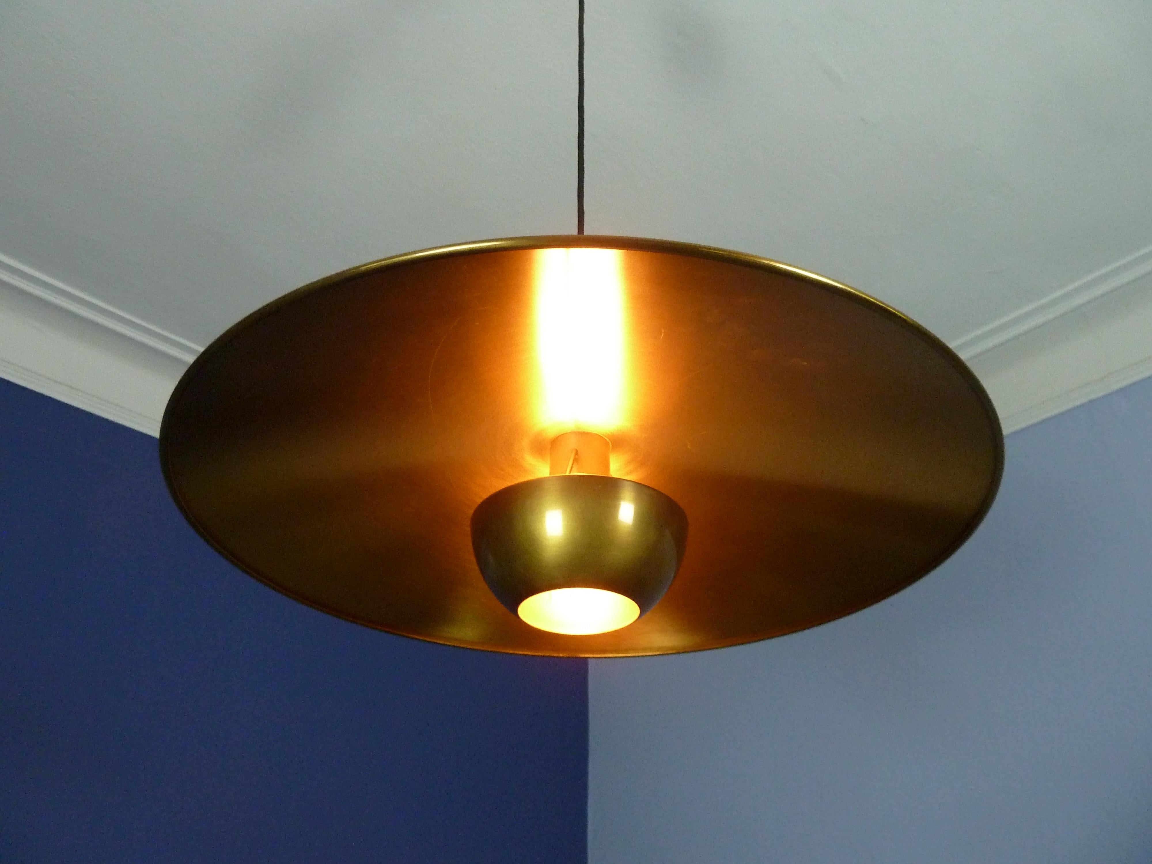 Adjustable Brass Pendant Onos55 by Florian Schulz with a Central Counterweight 5