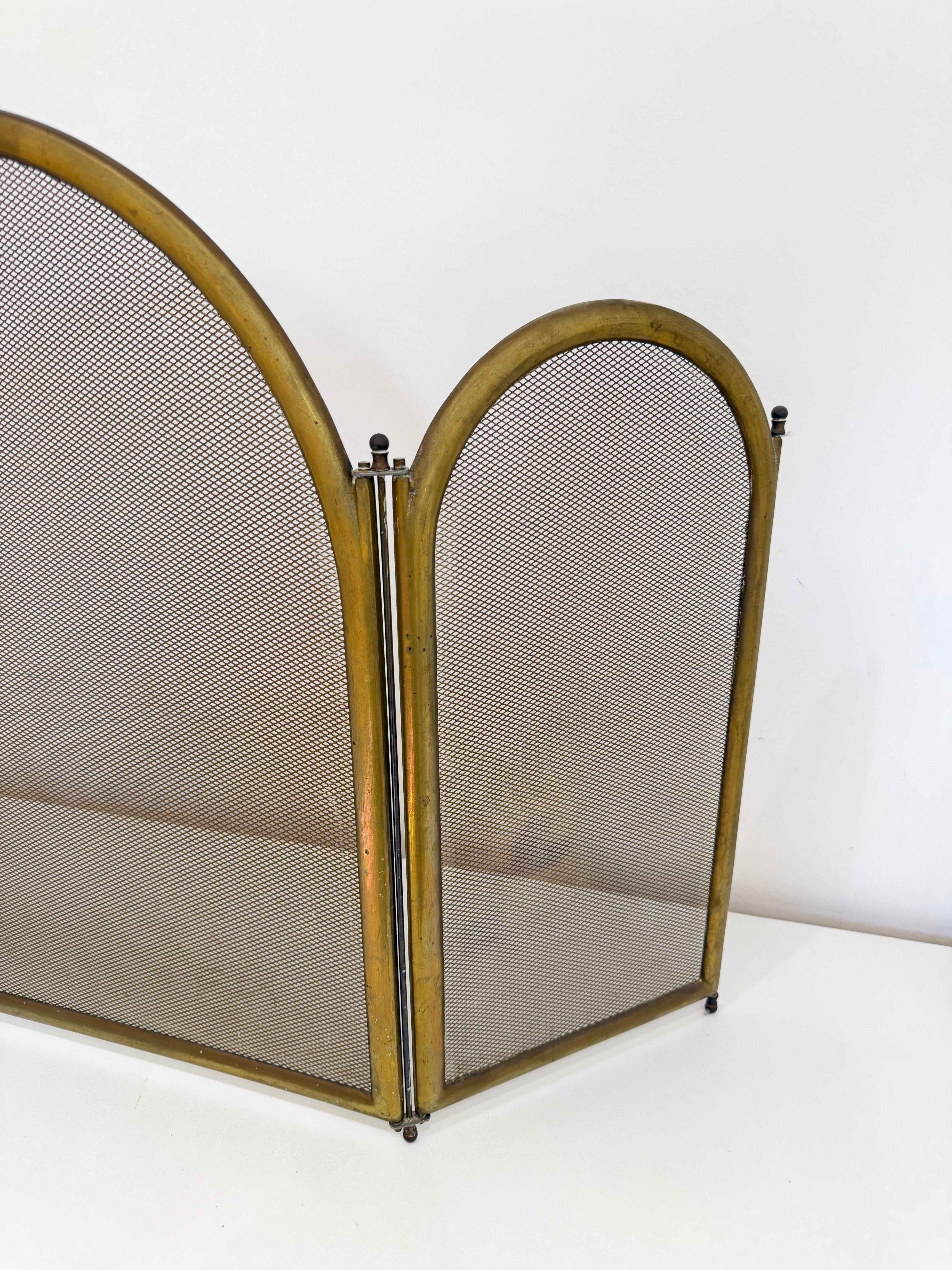 Italiano Adjustable Brass Spark Guard, Made in Italy, 1970s in vendita