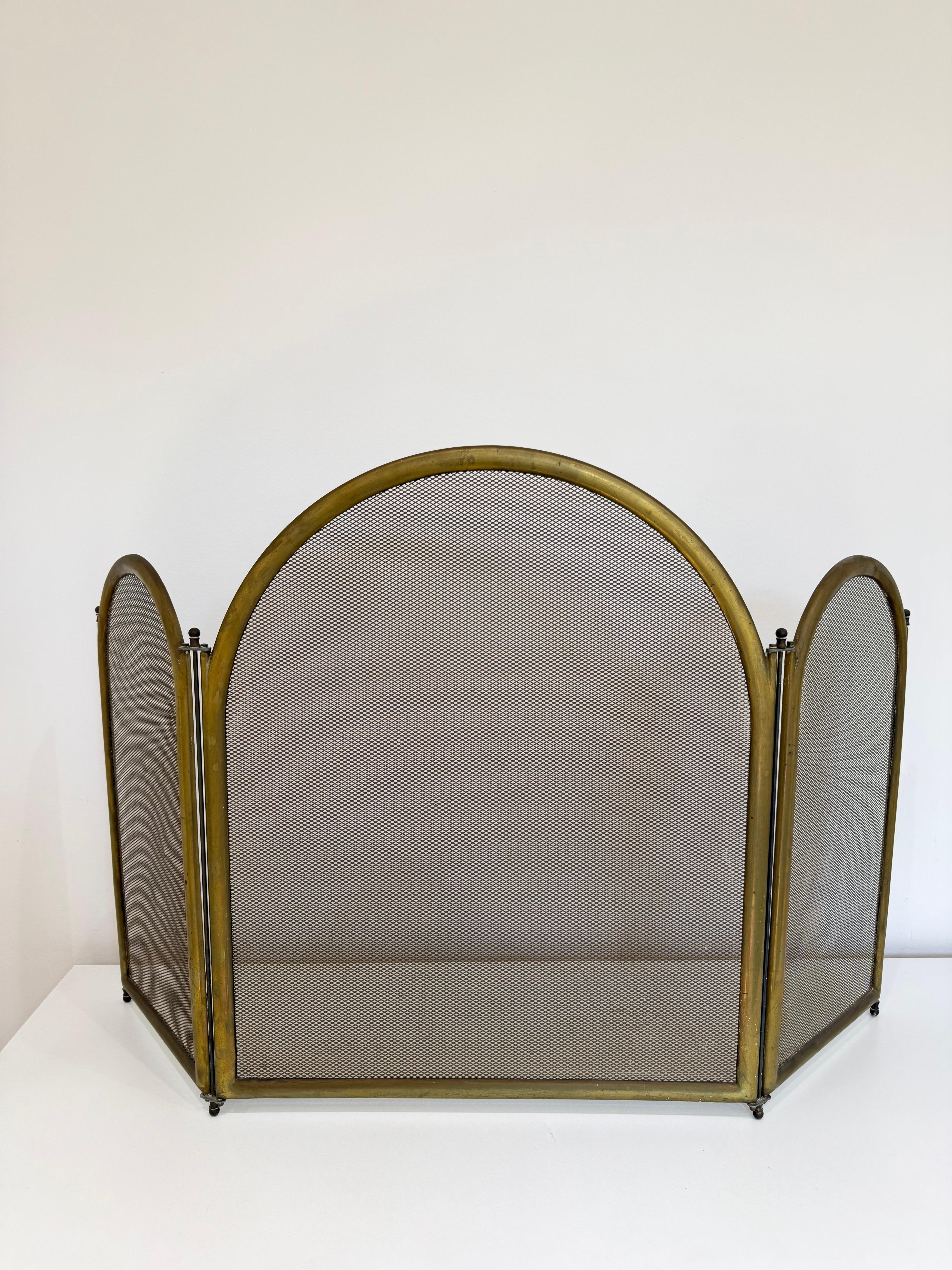 Adjustable Brass Spark Guard, Made in Italy, 1970s In condizioni buone in vendita a Palermo, IT