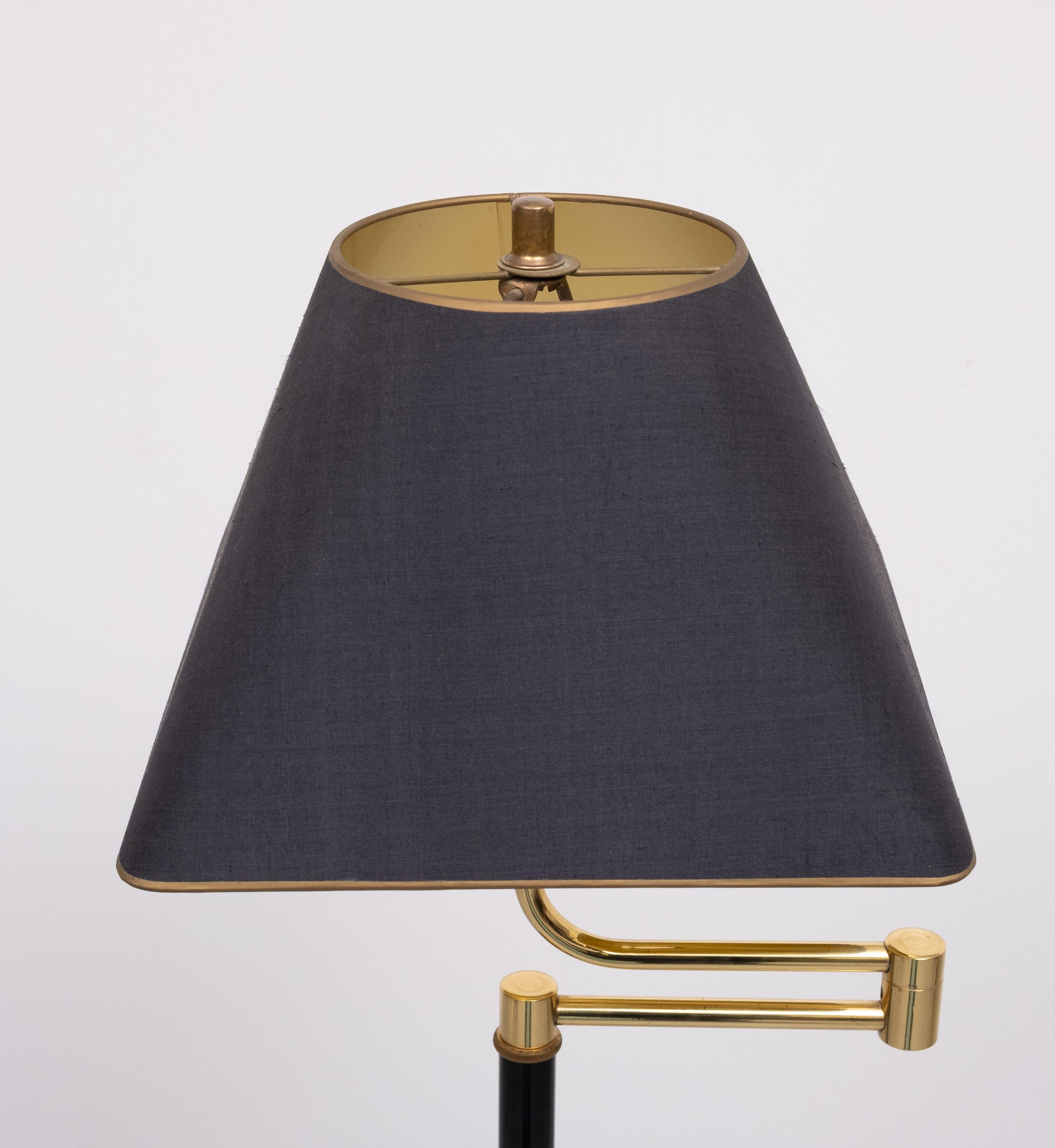 adjustable  Brass Swing arm floor lamp 1970s France (Moderne der Mitte des Jahrhunderts) im Angebot