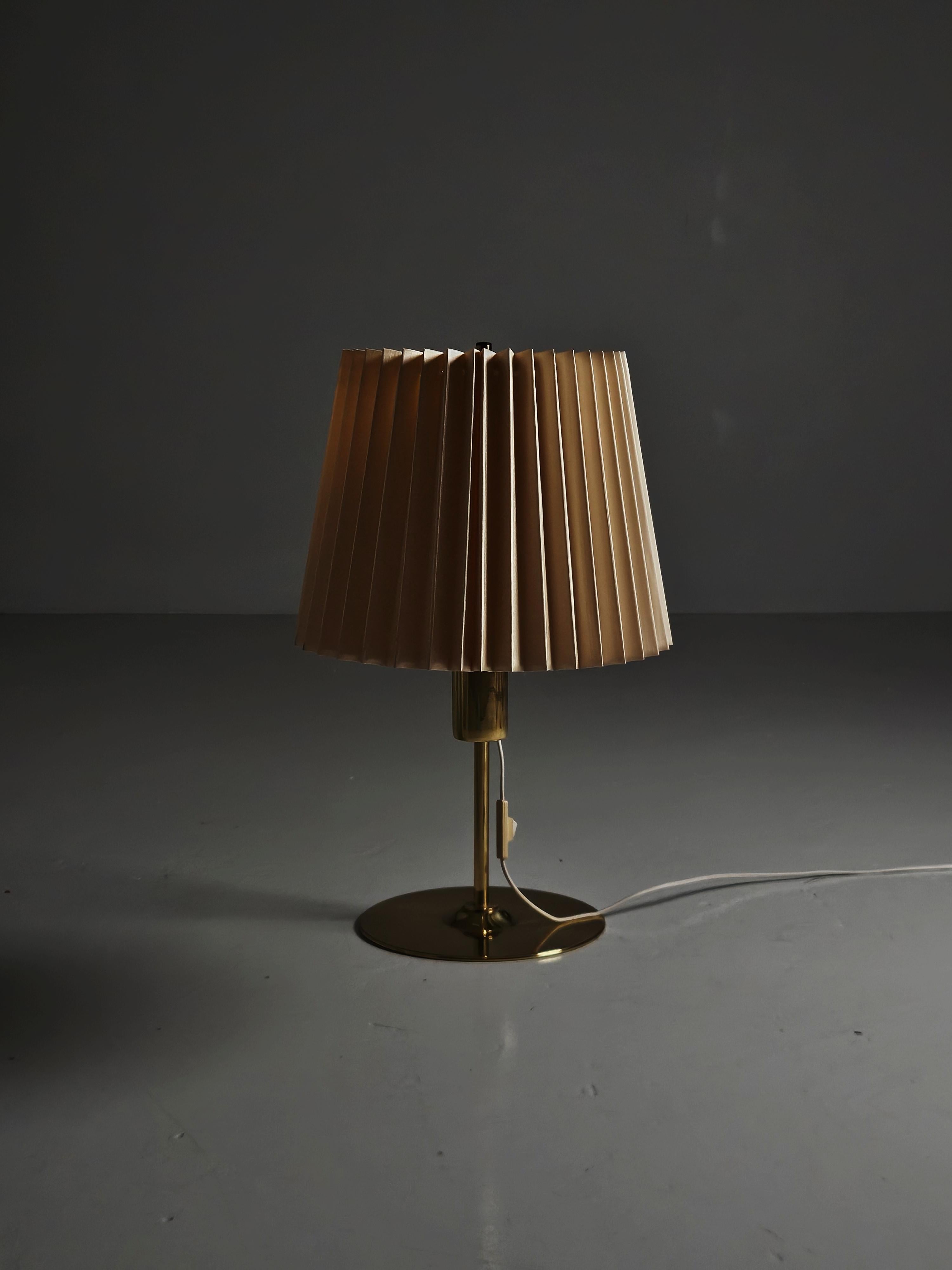 Scandinave moderne Lampe de table réglable B259 de Hans-Agne Jakobsson, Suède, années 1960 en vente