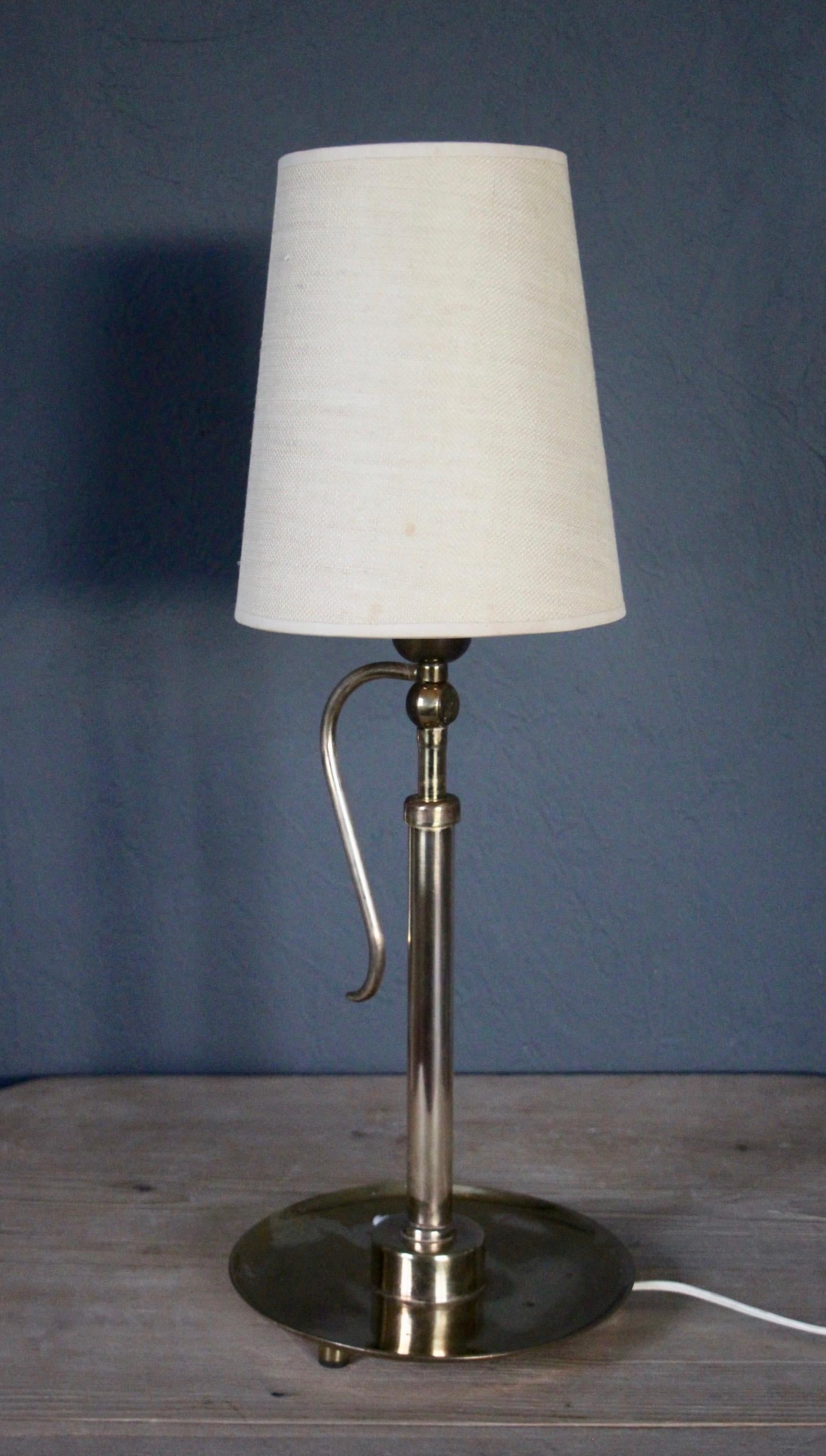 Adjustable brass table lamp For Sale 1