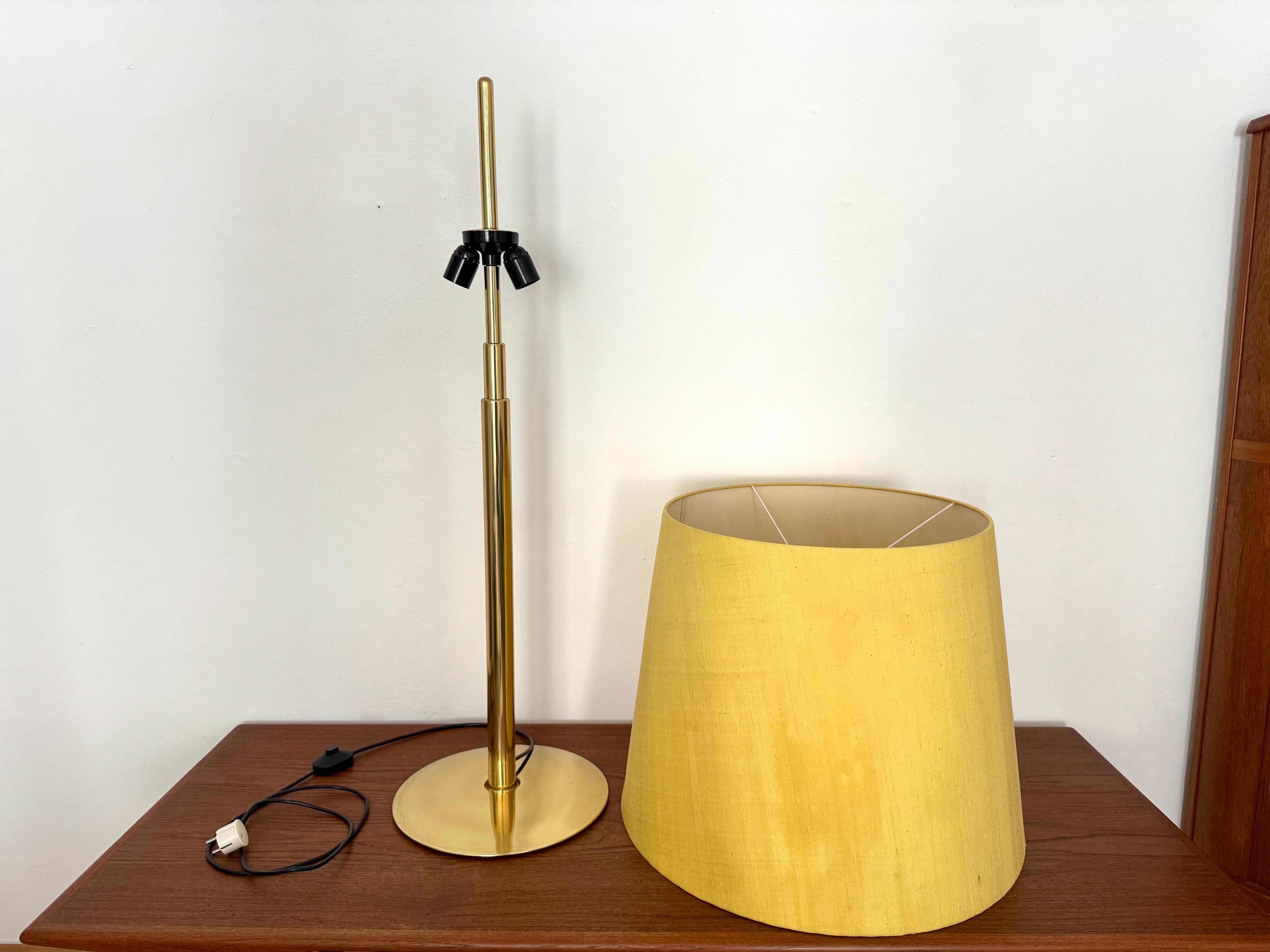 Lampada da terra a telescopio regolabile in ottone di Ingo Maurer per Design M. in vendita 9
