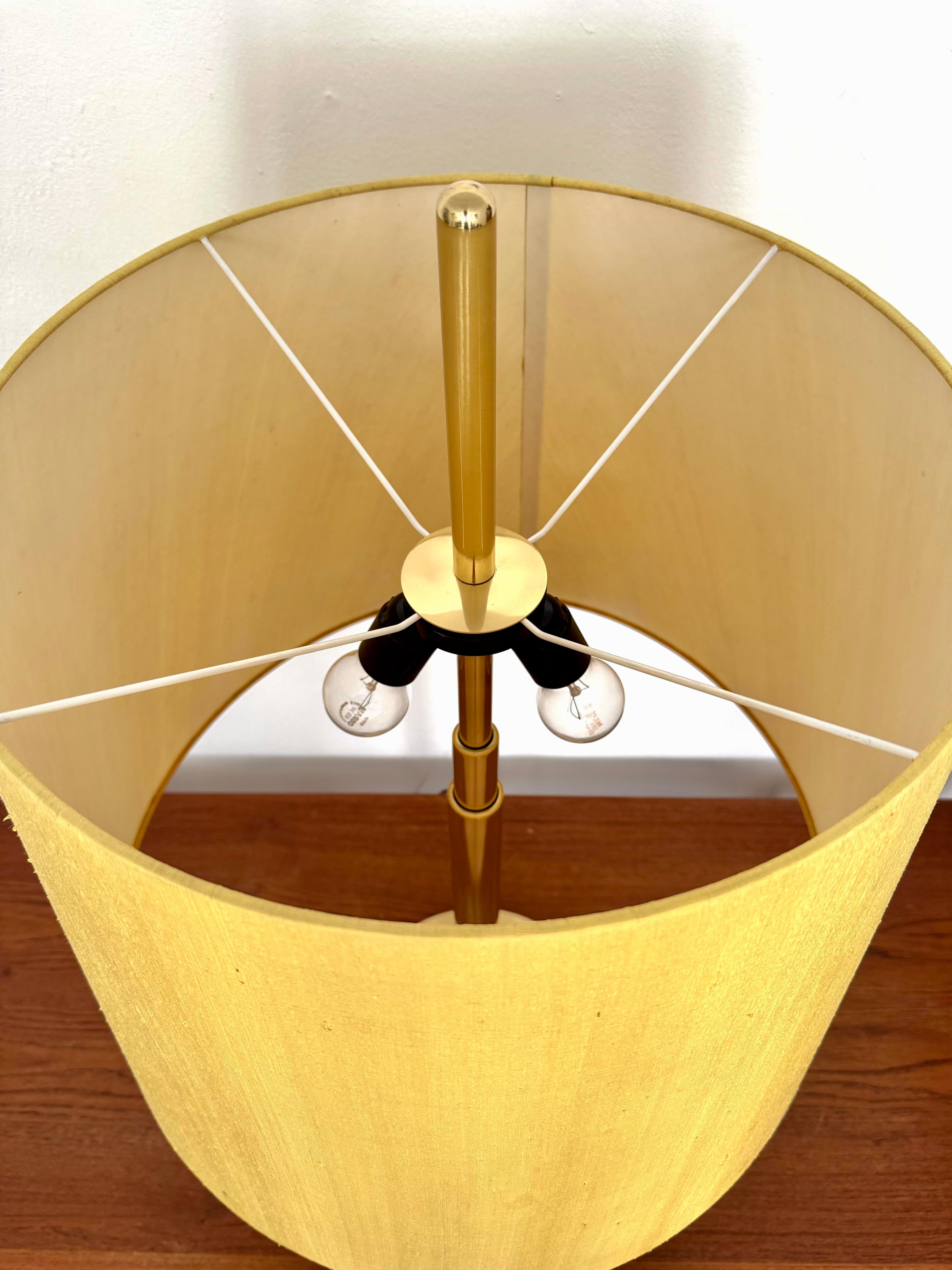 Lampada da terra a telescopio regolabile in ottone di Ingo Maurer per Design M. in vendita 1