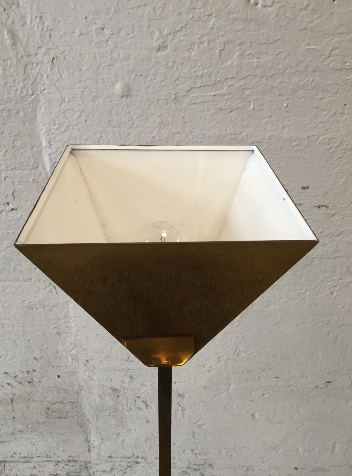 Adjustable Brass Torchère Lamp by Nessen In Good Condition For Sale In New York, NY