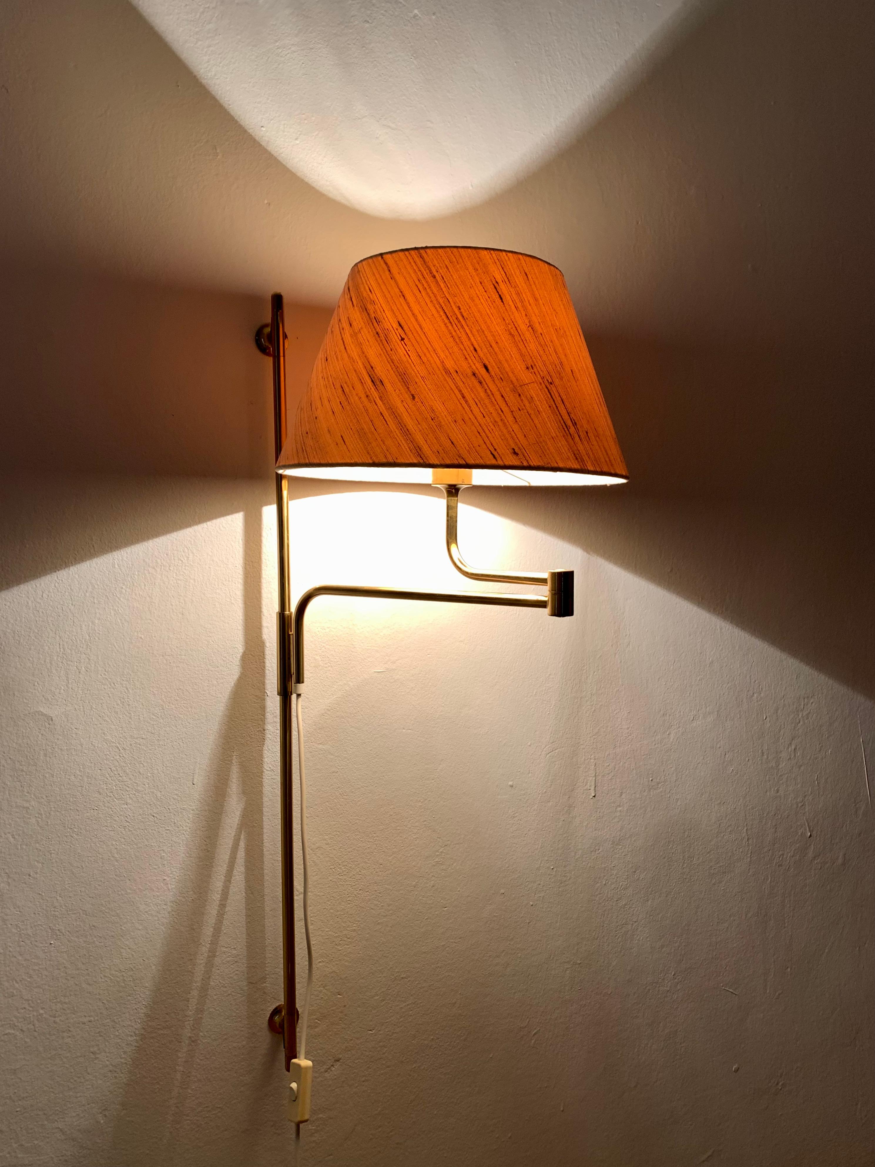 Adjustable Brass Wall Lamp by Florian Schulz For Sale 6