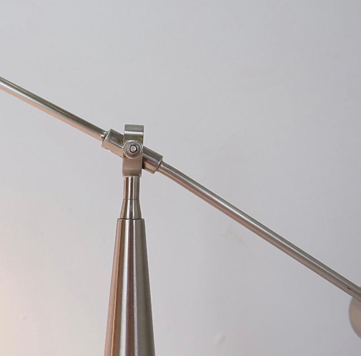 Verstellbare Schreibtischlampen aus gebürstetem Chrom im Angebot 1