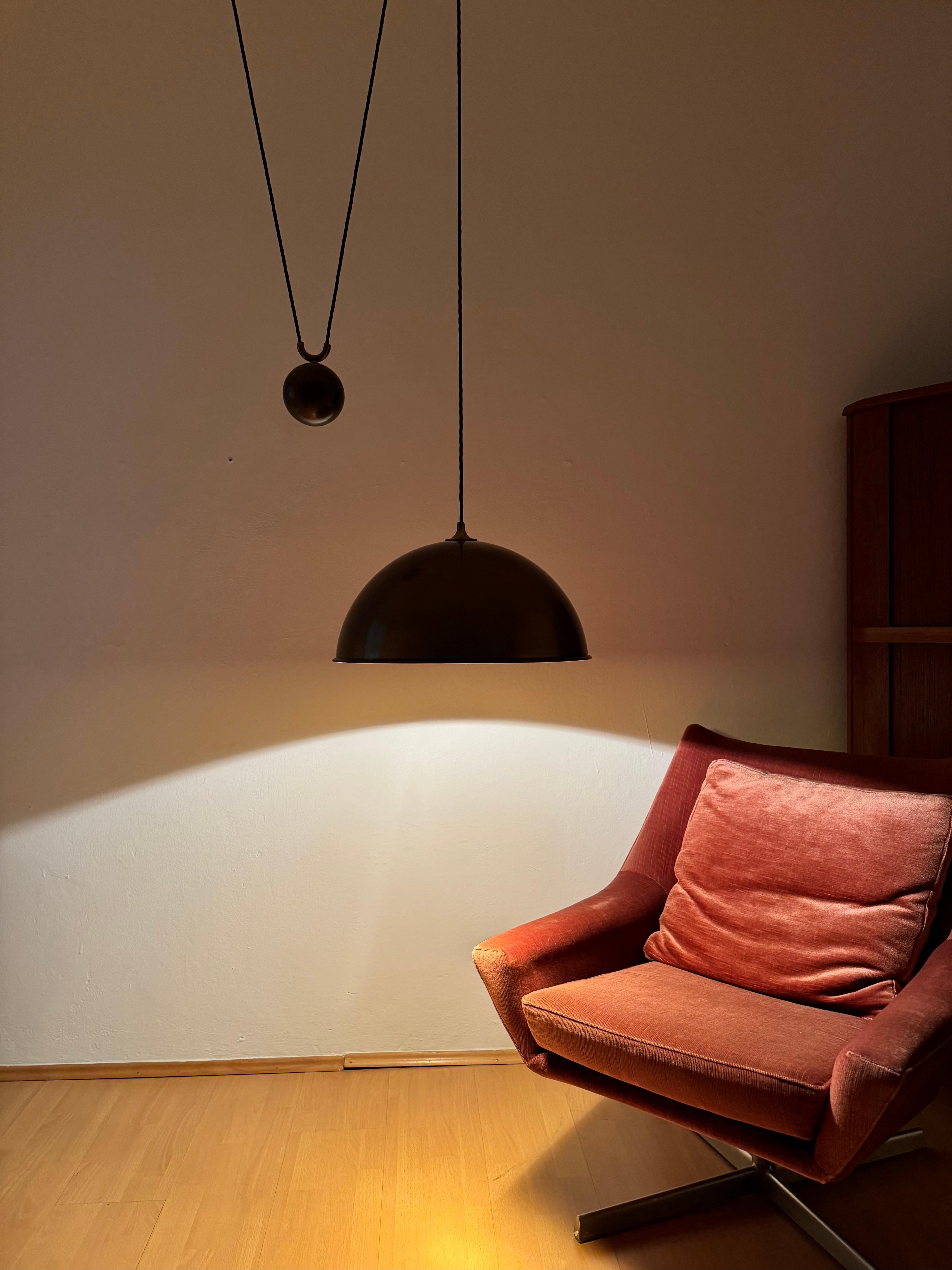 Adjustable Burnished Posa 44 Pendant Lamp by Florian Schulz For Sale 5