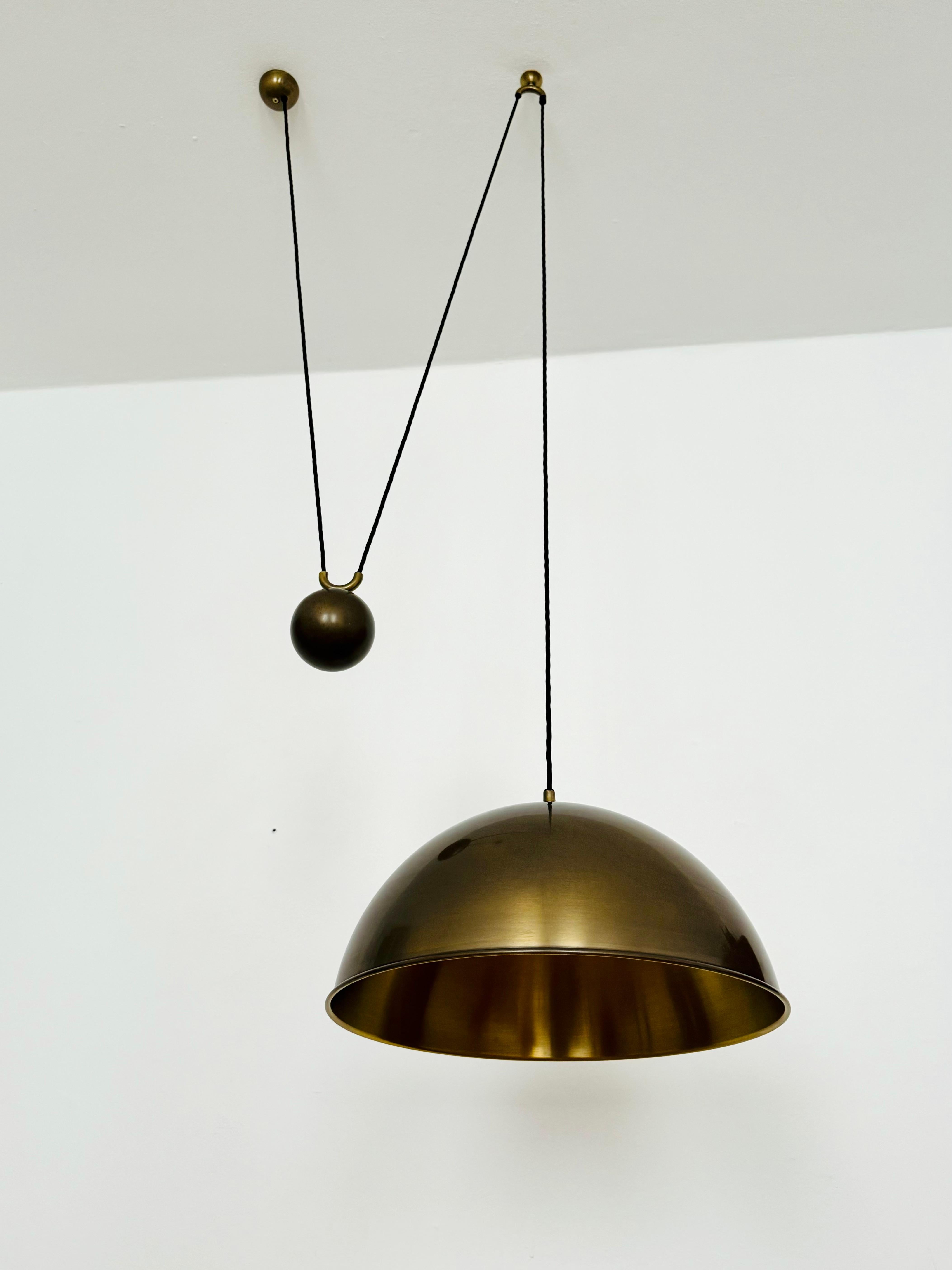 Very nice brass pendant lamp from the 1970s.
The lighting effect of the lamp is extremely beautiful.
The design and the very beautiful details create a very elegant and pleasant light.
The lamp creates a very cozy atmosphere and is very high