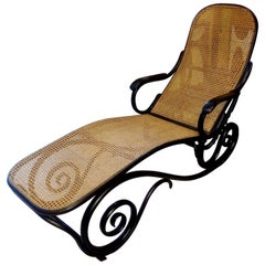 Chaise longue réglable de Thonet en bois de roseau et canne de 1900