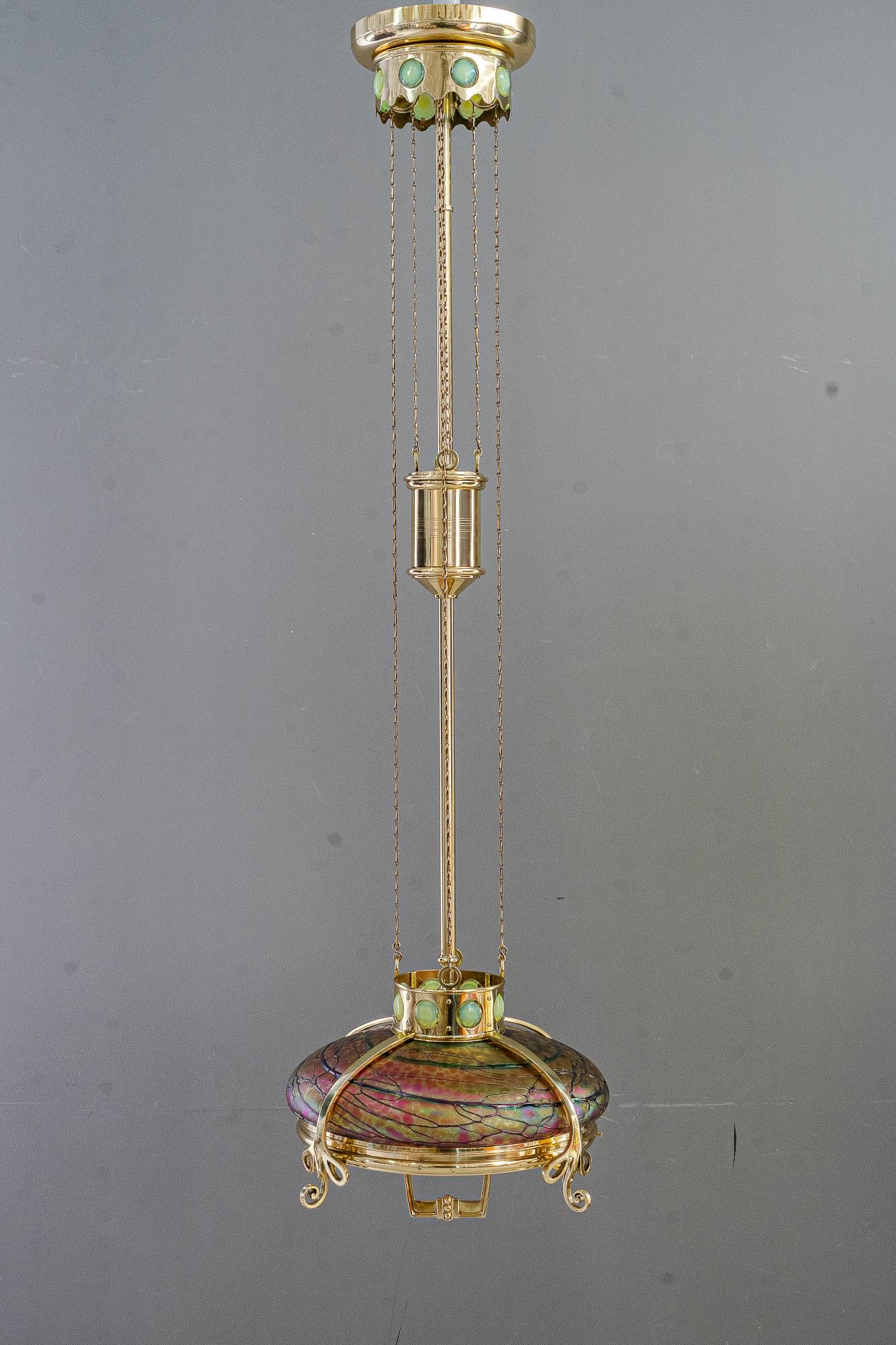 Austriaco Lampadario regolabile con paralume in vetro di palme koenig vienna 1908 circa in vendita