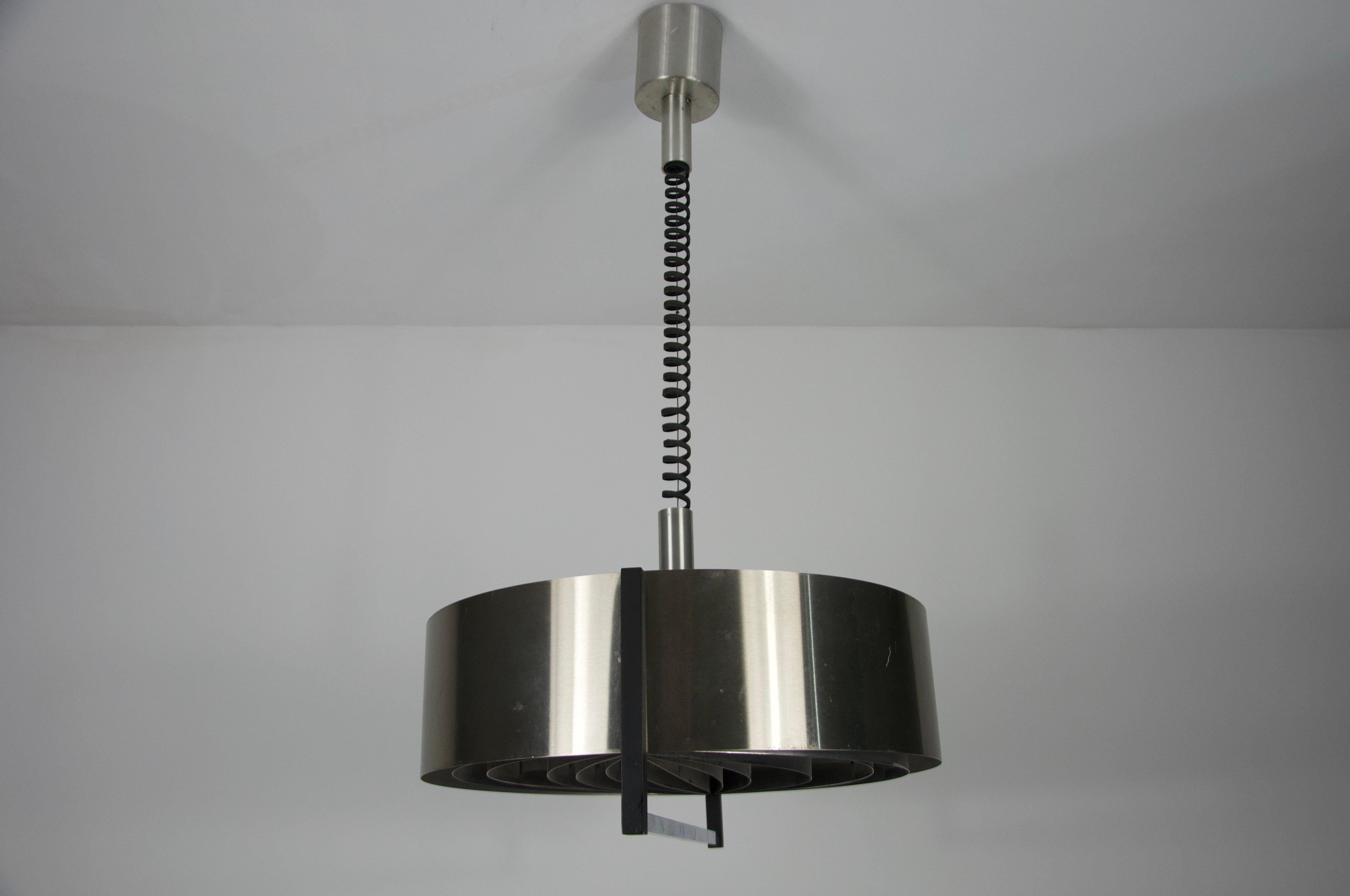 Italiano Lampada da soffitto regolabile in cromo, Italia, anni '60 in vendita