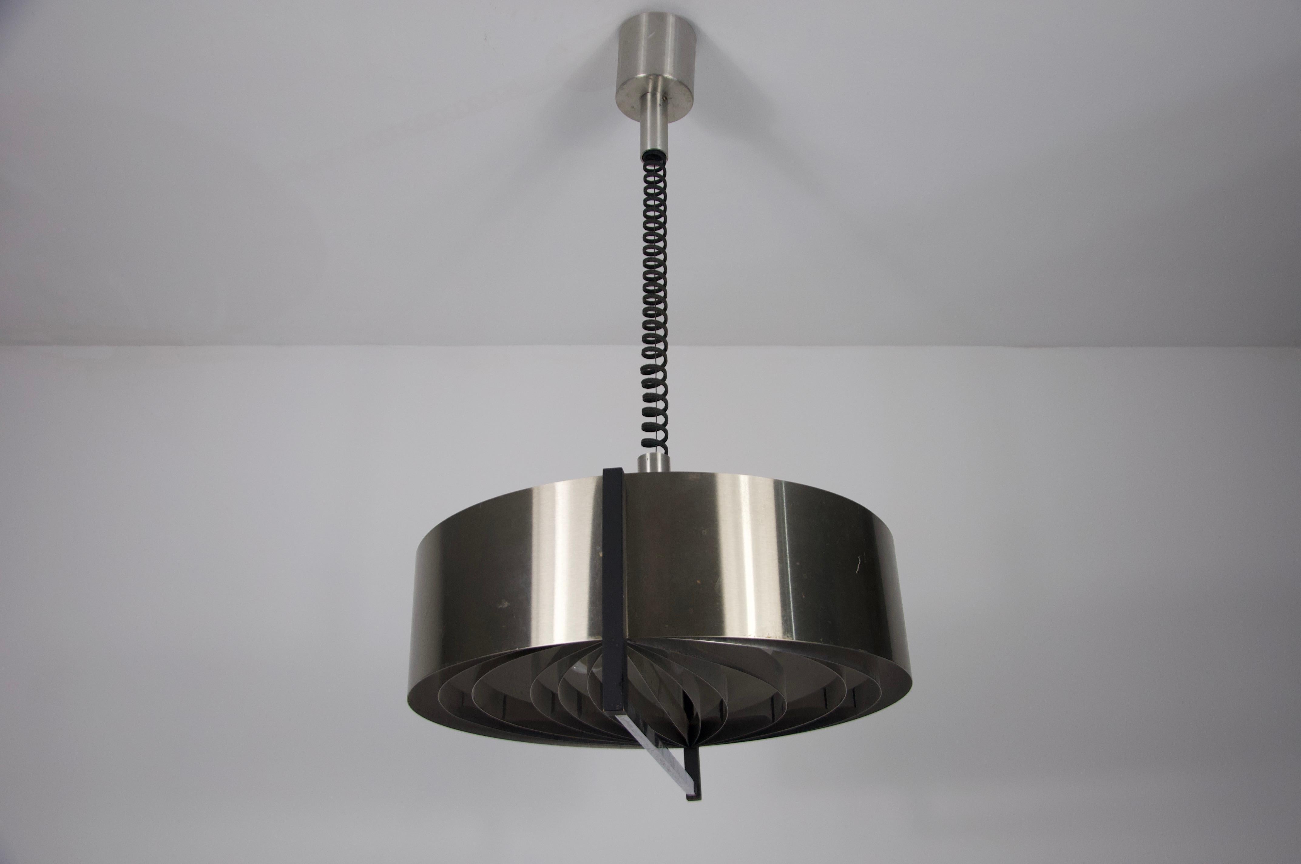 Lampada da soffitto regolabile in cromo, Italia, anni '60 In condizioni buone in vendita a Hagenbach, DE