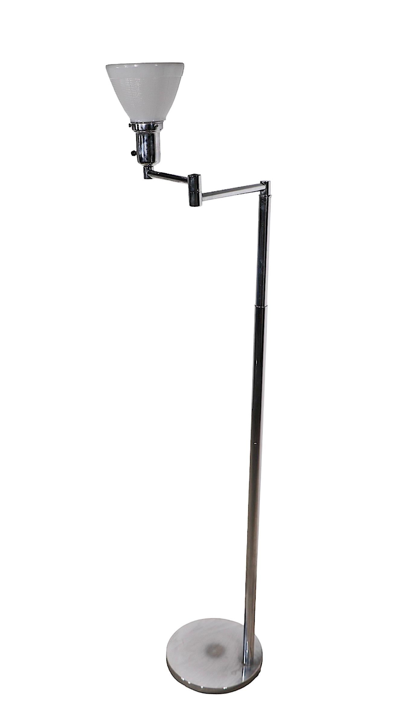 Adjustable Chrome Flex Arm Floor Lamp by Walter Von Nessen In Good Condition In New York, NY