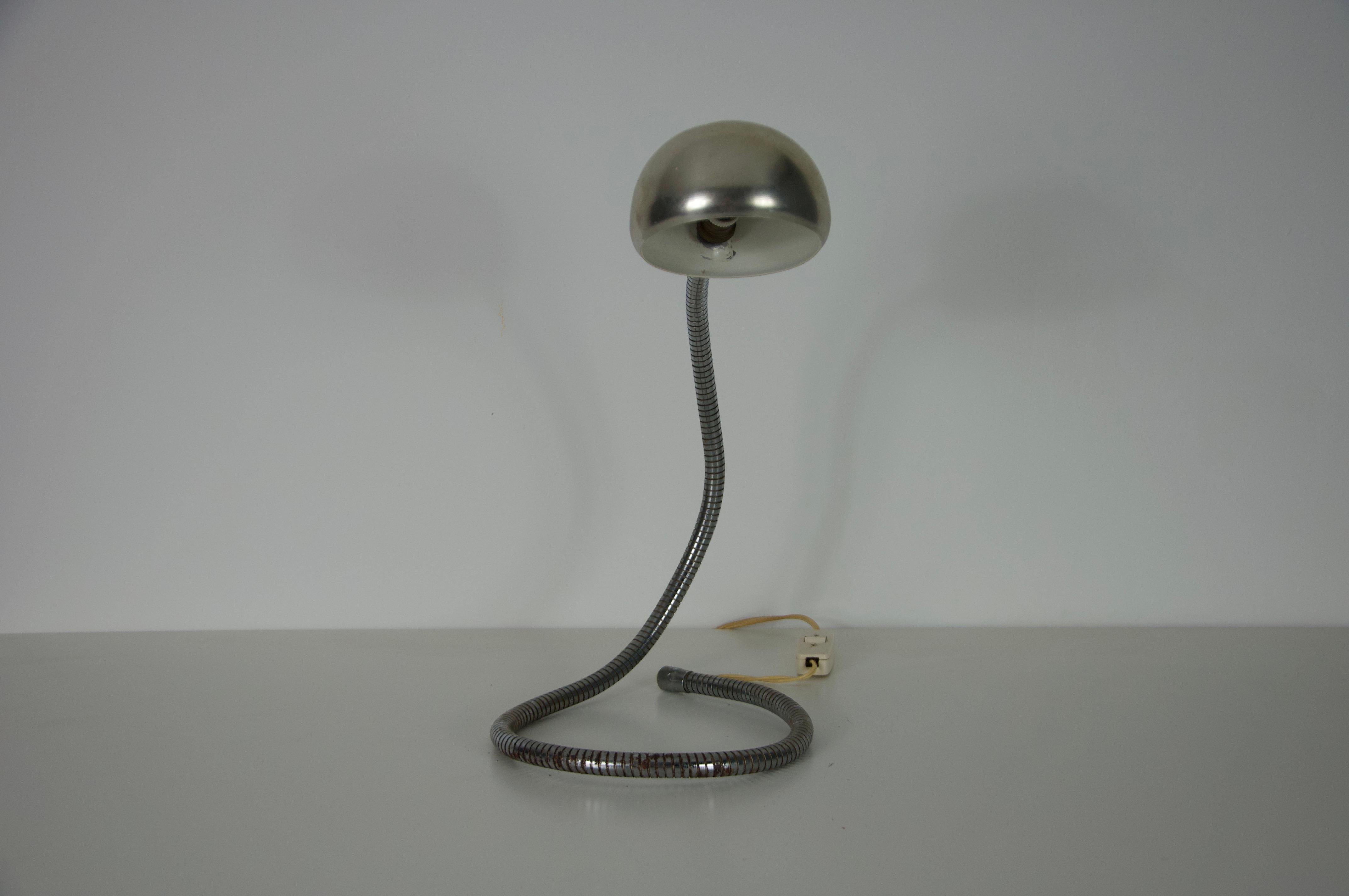 Lampe de table à bras flexible réglable en chrome, Italie, années 1960 en vente 4