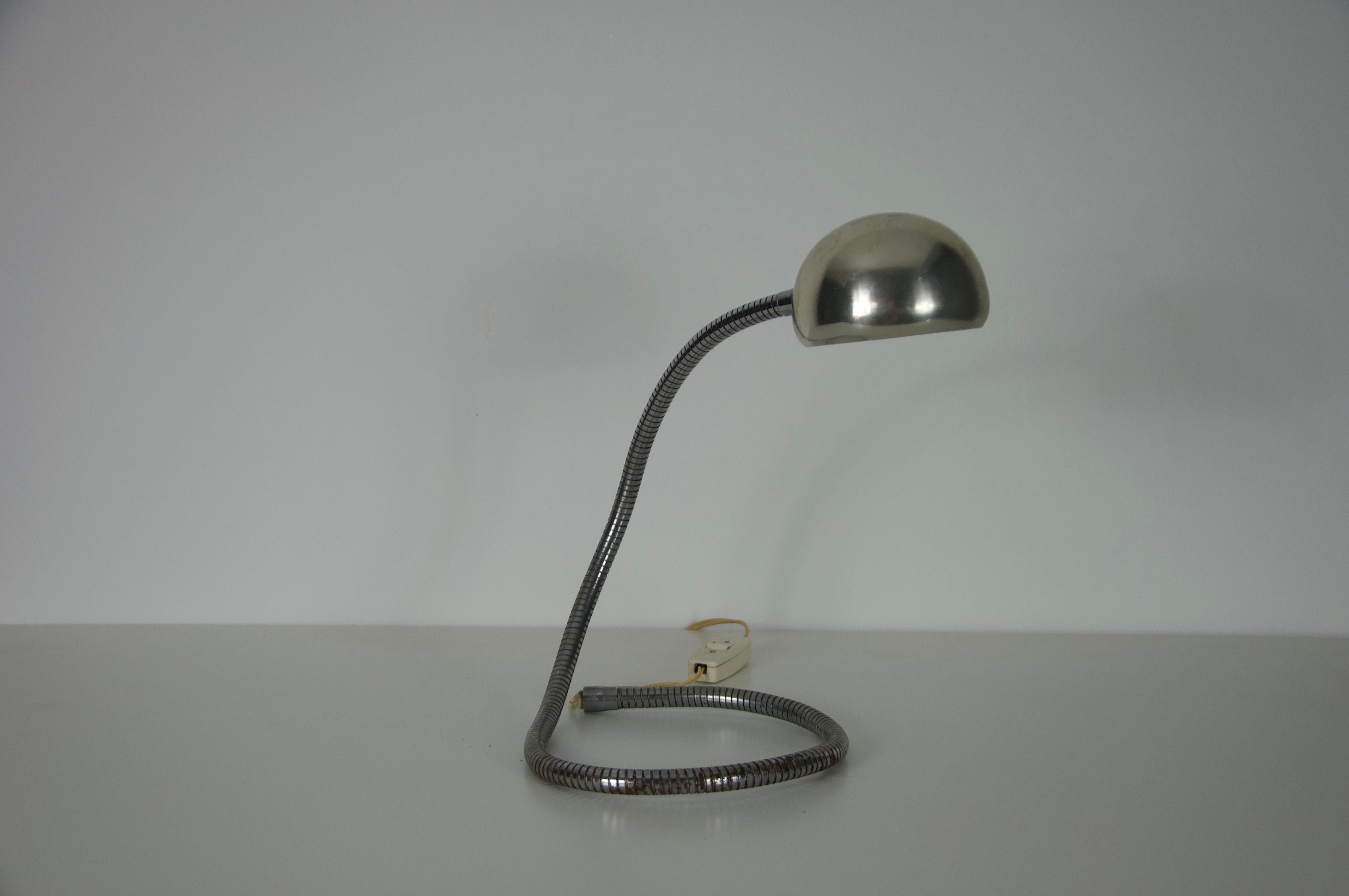 Lampe de table à bras flexible réglable en chrome, Italie, années 1960 en vente 5