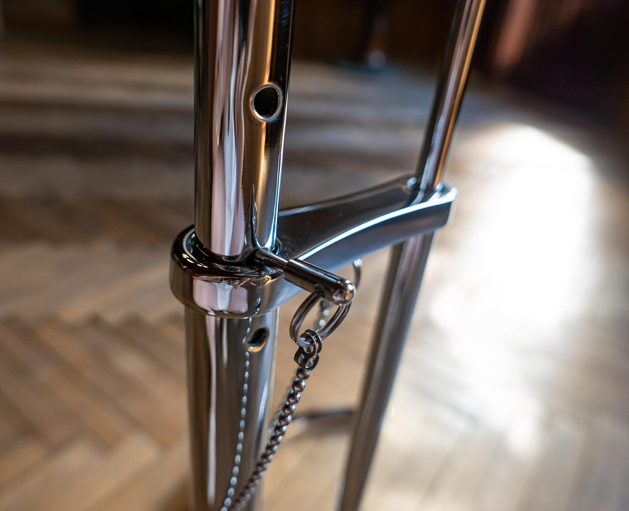 Allemand Table d'appoint réglable en chrome E 1027 d'Eileen Gray, Allemagne, années 1980