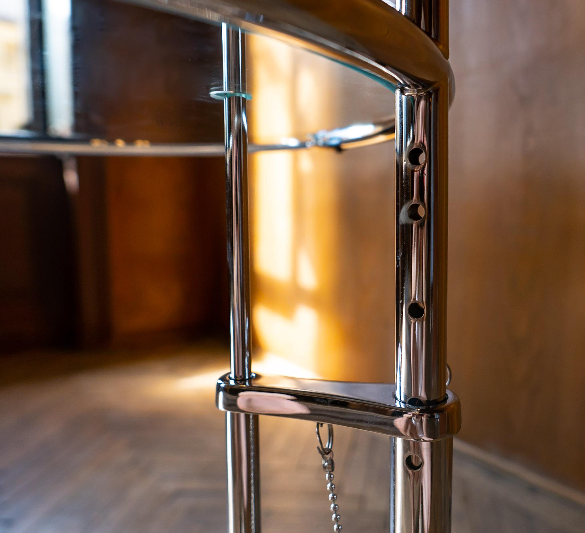 Table d'appoint réglable en chrome E 1027 d'Eileen Gray, Allemagne, années 1980 Bon état à Vienna, AT