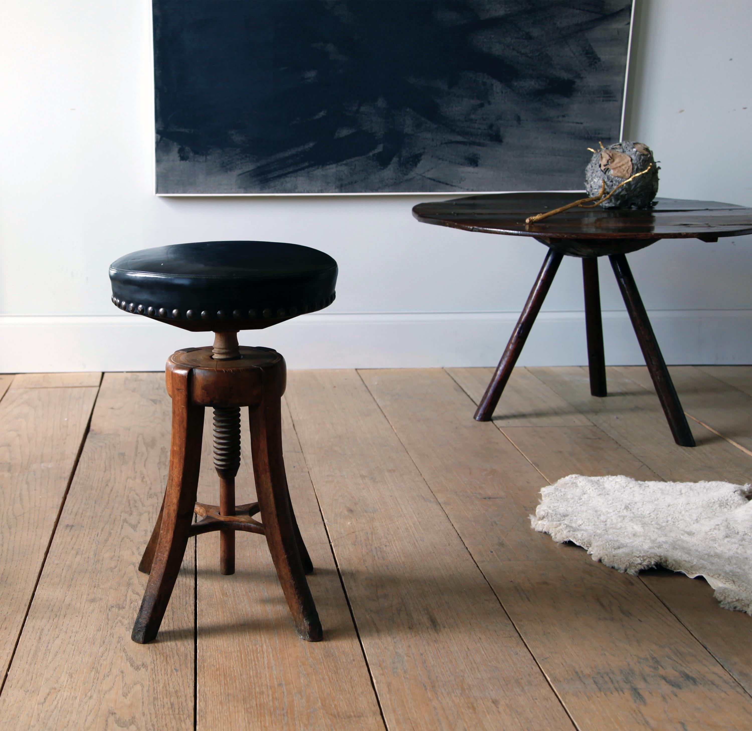 A handsome 19th century oak work stool. Height ranges from 22