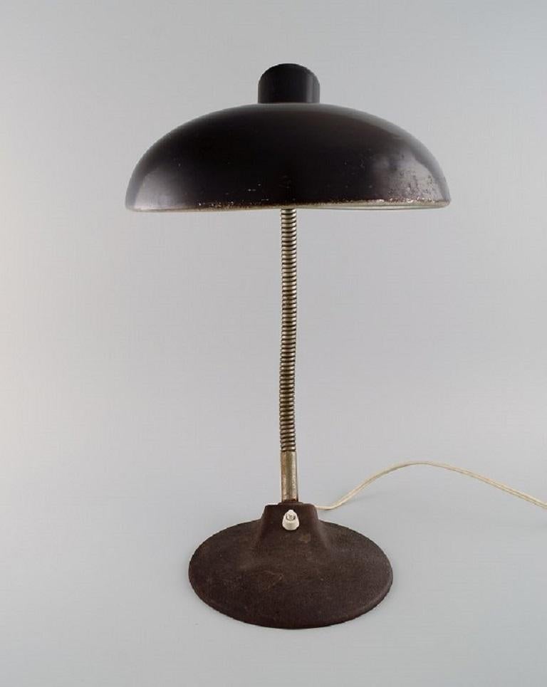 Adjustable Designer Desk Lamp, Industrial Design, Mid-20th Century In Good Condition For Sale In Copenhagen, DK