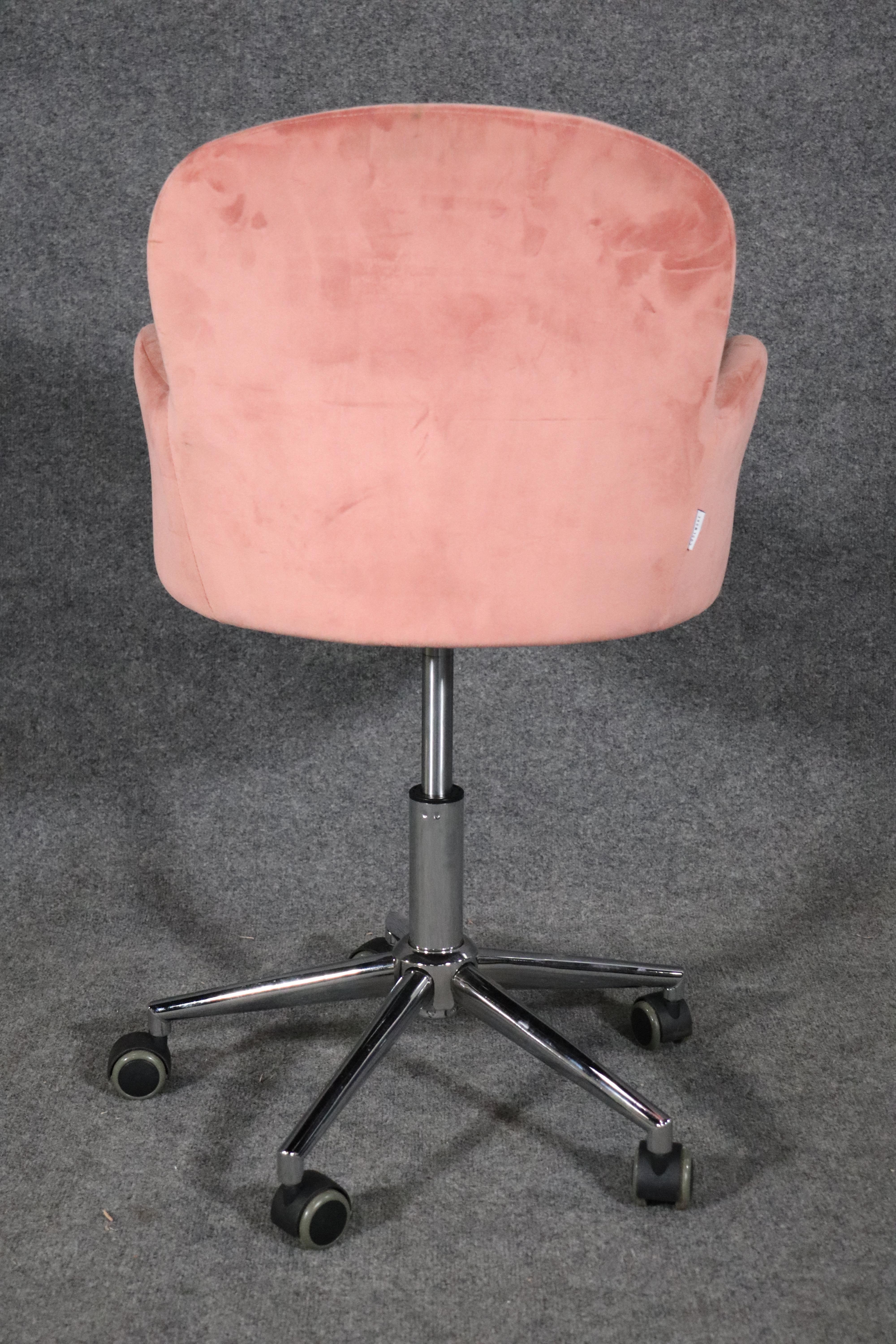 Adjustable Desk Chair In Good Condition For Sale In Brooklyn, NY