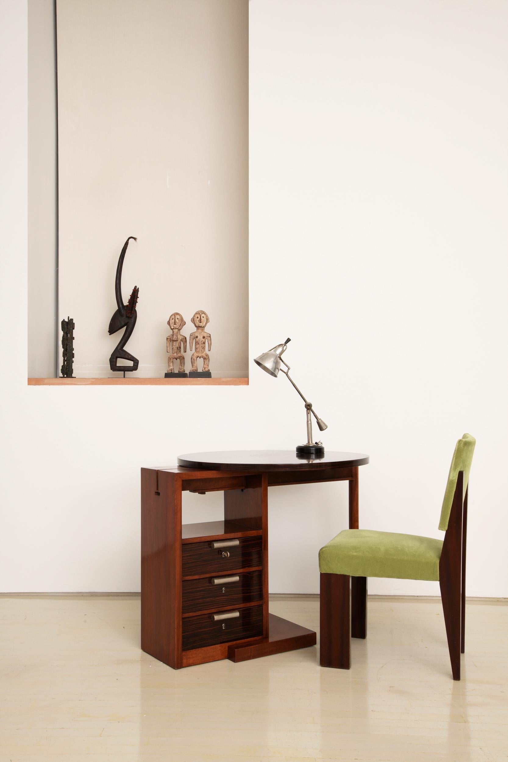 Adjustable Desk 2