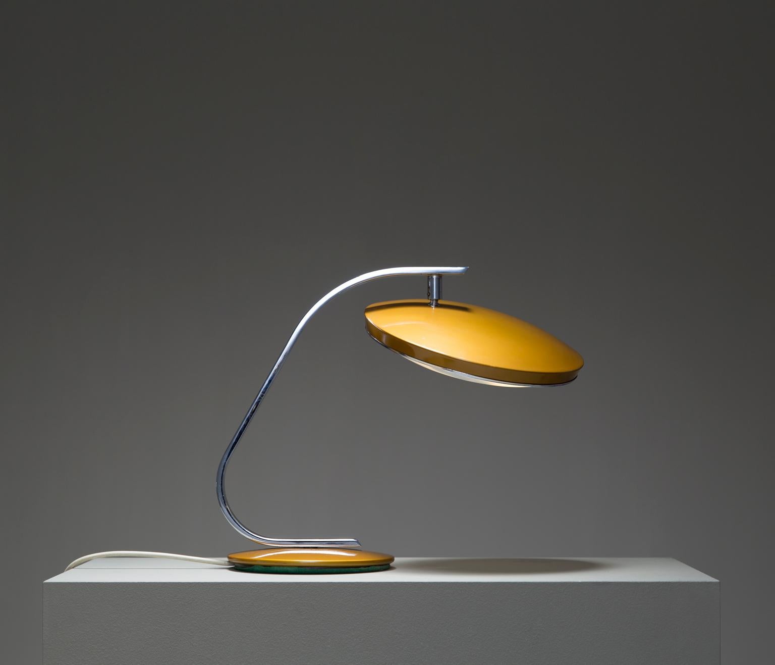 Spanish Fase Table Lamp in Orange Metal In Good Condition In Waalwijk, NL