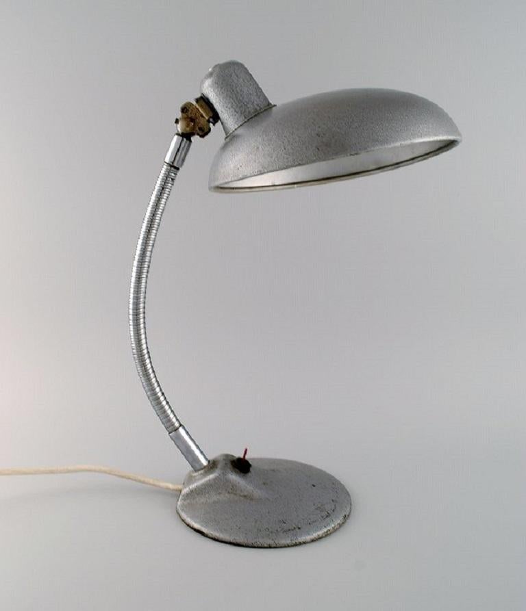 Adjustable Desk Lamp in Original Metallic Lacquer, Industrial Design, Mid 20th C In Good Condition For Sale In Copenhagen, DK