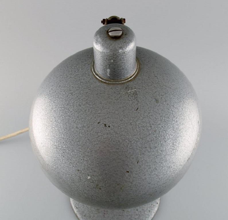 Verstellbare Schreibtischlampe in originalem Metallic-Lack, Industriedesign, Mitte des 20. Jahrhunderts im Angebot 1