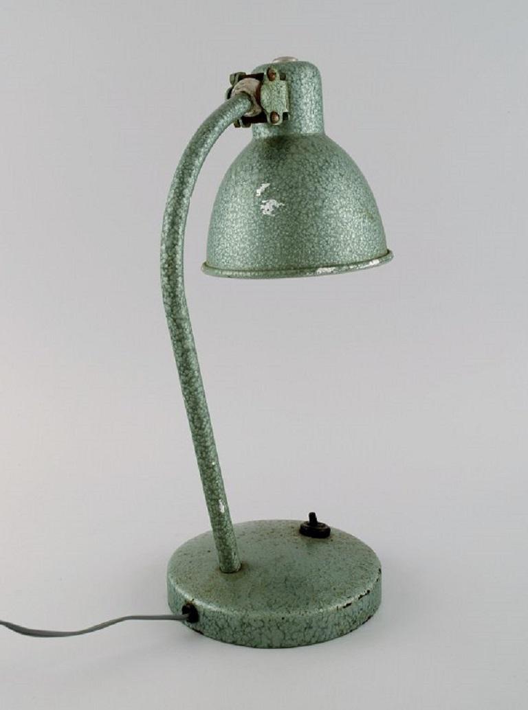 Adjustable Desk Lamp in Original Mint Green Lacquer, Industrial Design In Good Condition For Sale In Copenhagen, DK