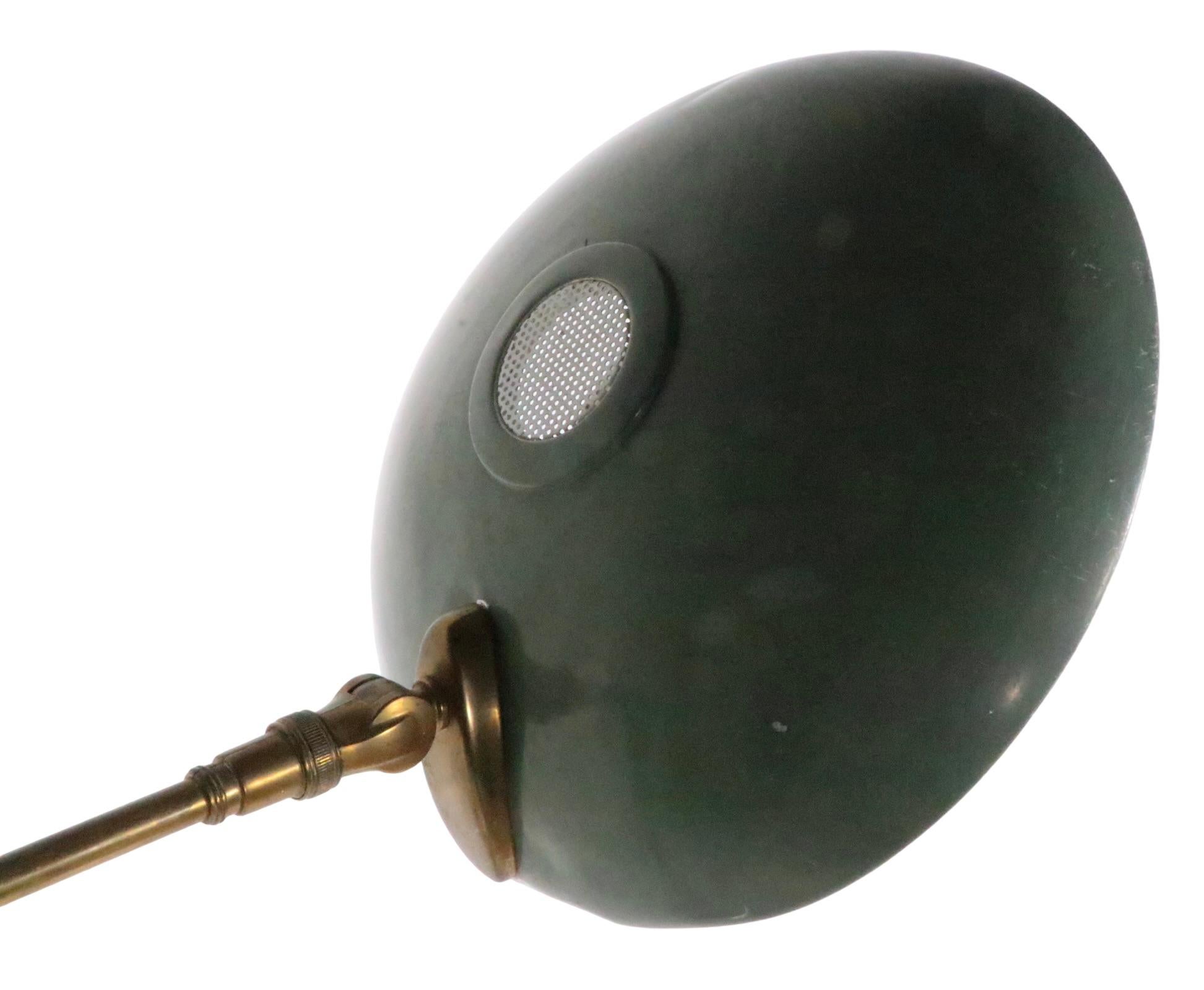Adjustable Disk Shade Floor Lamp by Thurston for Lightolier, circa 1950/1960s In Good Condition In New York, NY