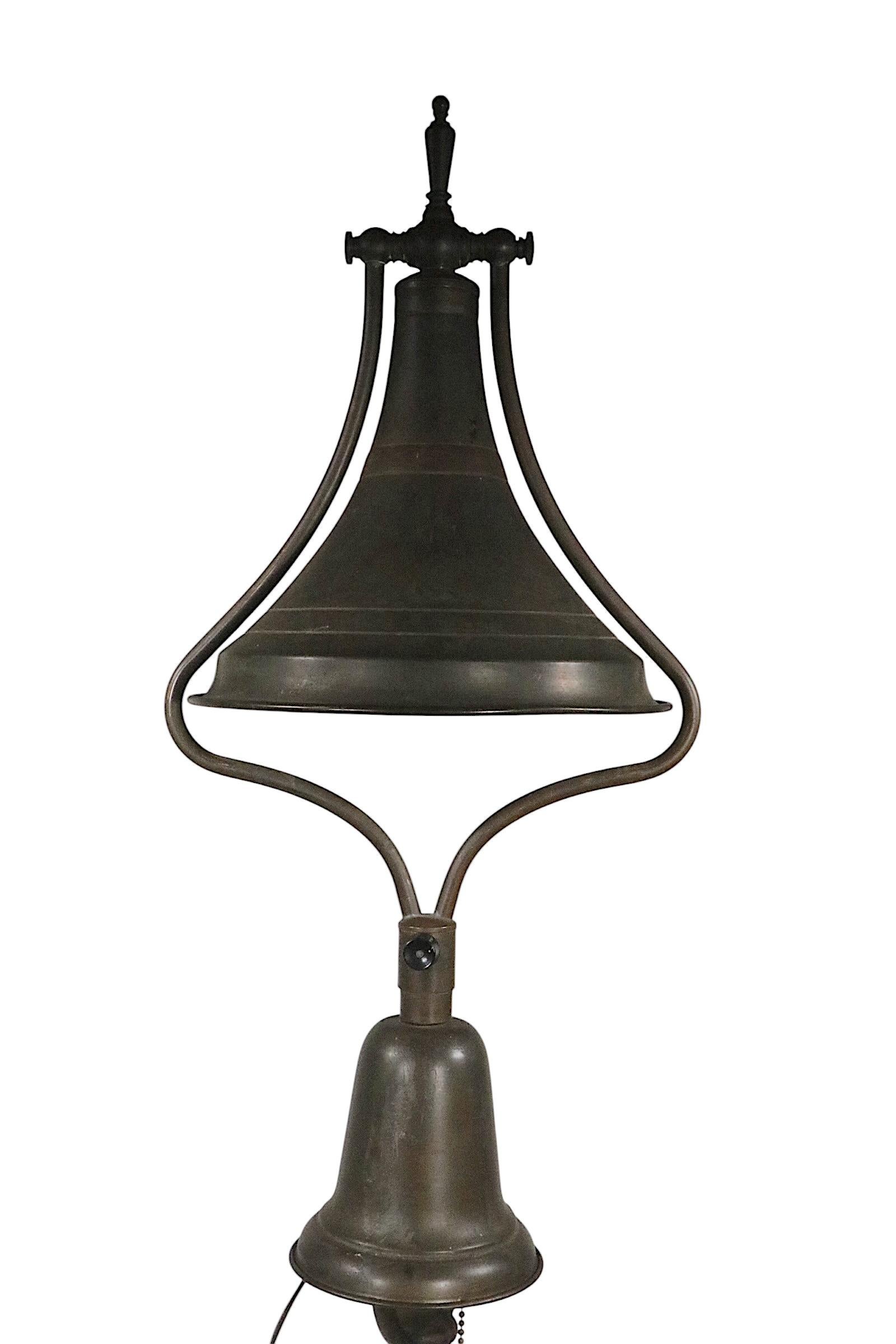 Lampadaire réglable Doctors par  Will Ross Inc. vers les années 1930 en vente 3