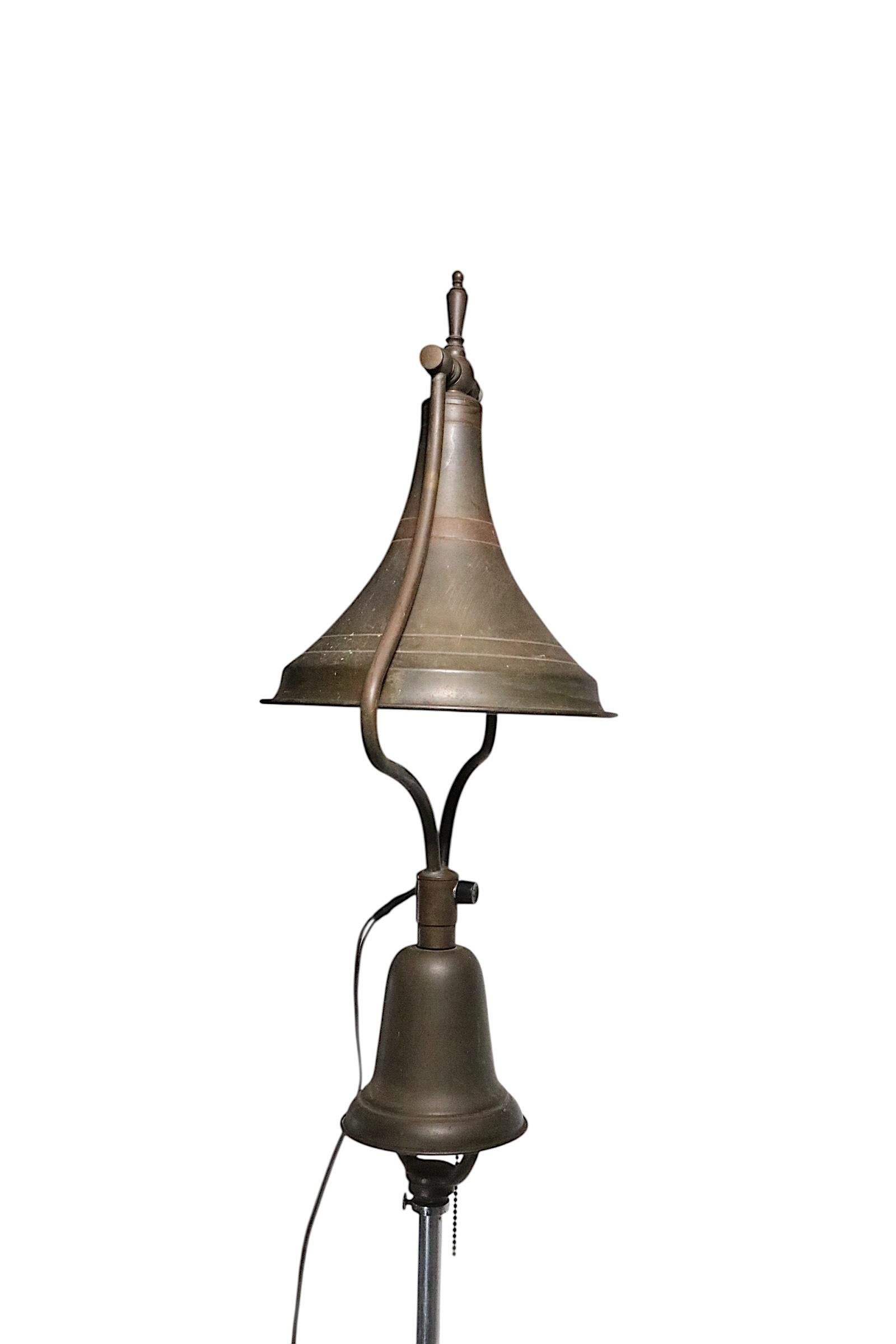 Lampadaire réglable Doctors par  Will Ross Inc. vers les années 1930 en vente 4