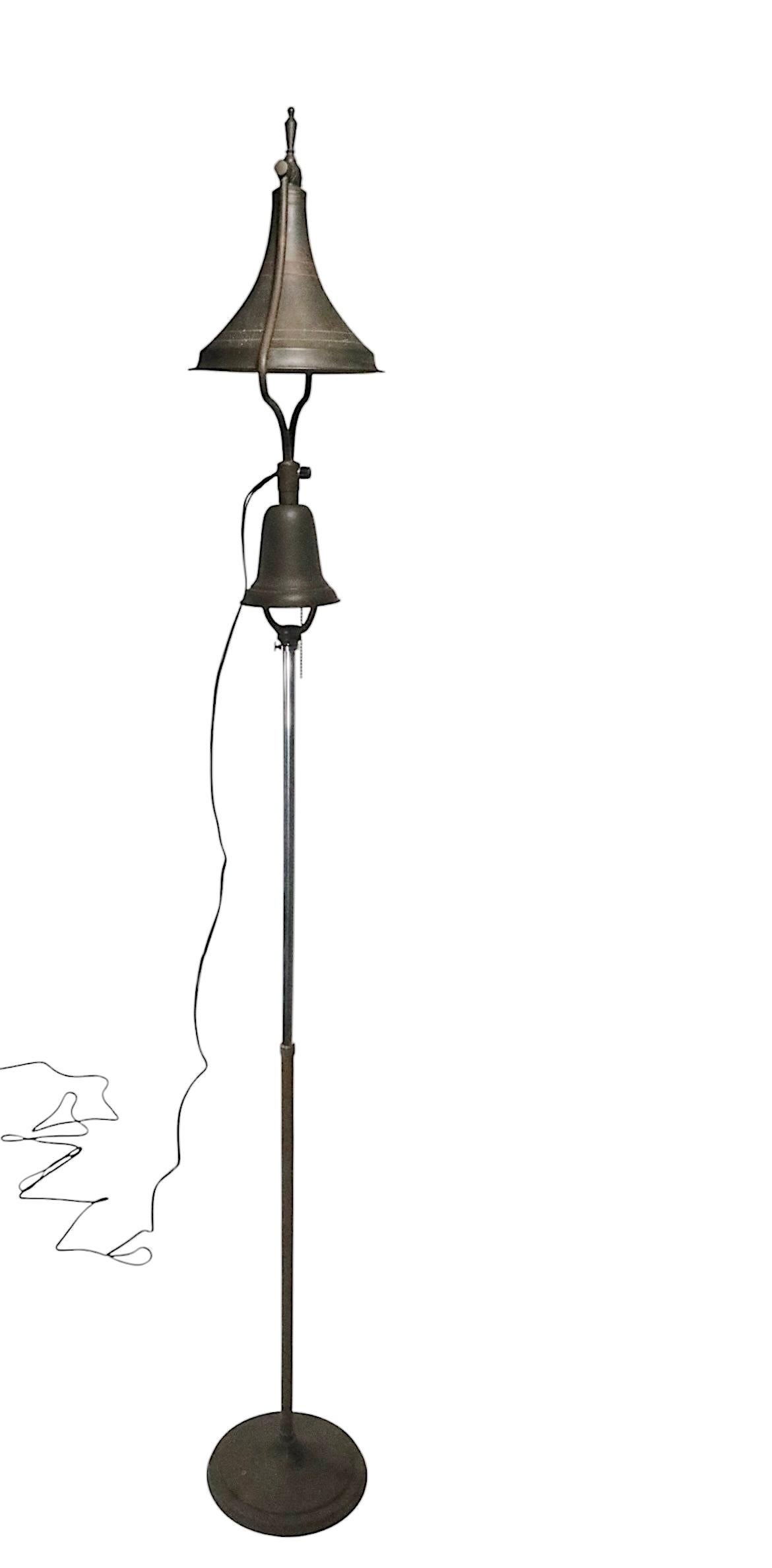 Lampadaire réglable Doctors par  Will Ross Inc. vers les années 1930 en vente 5