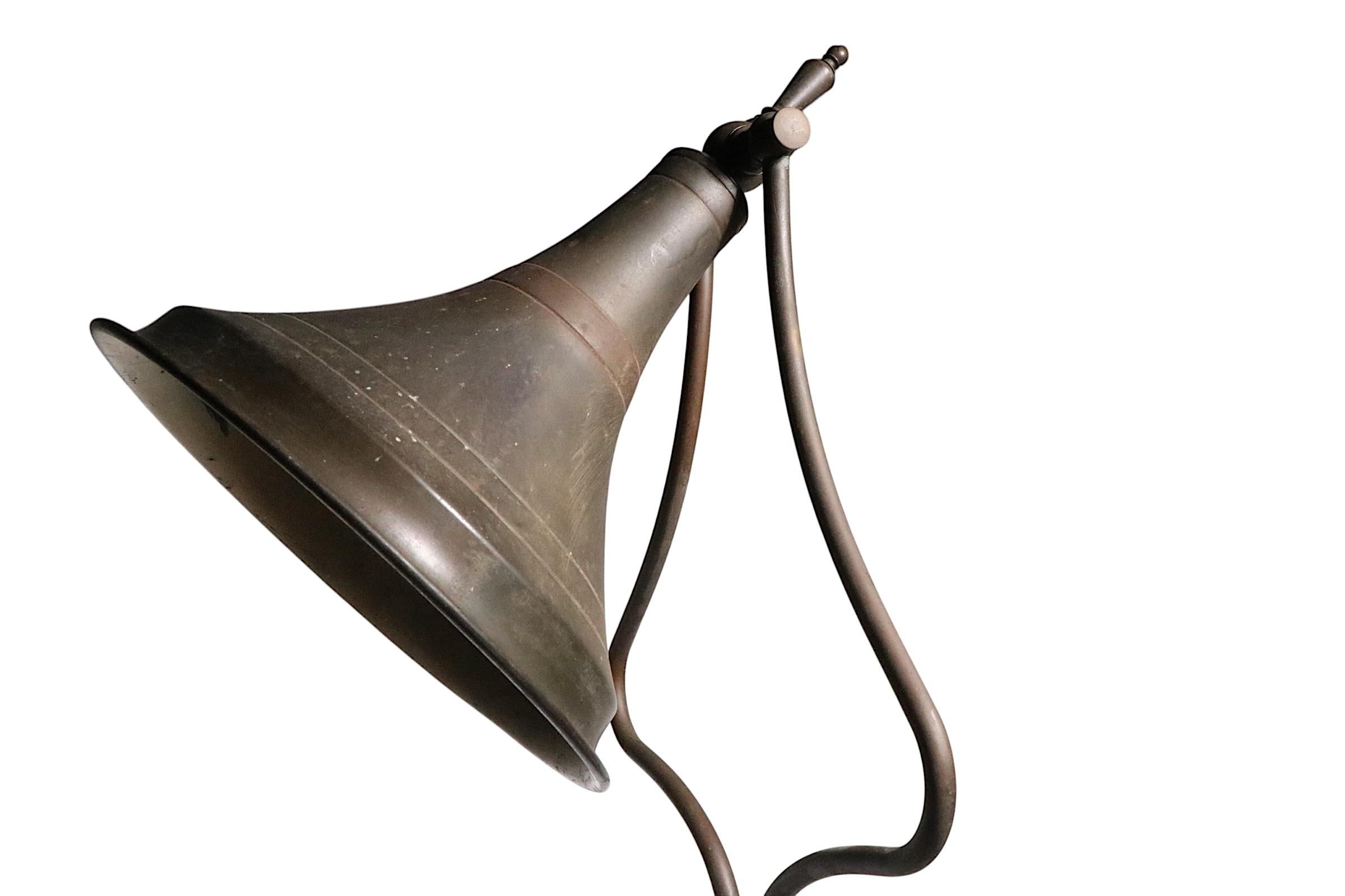 Lampadaire réglable Doctors par  Will Ross Inc. vers les années 1930 en vente 9