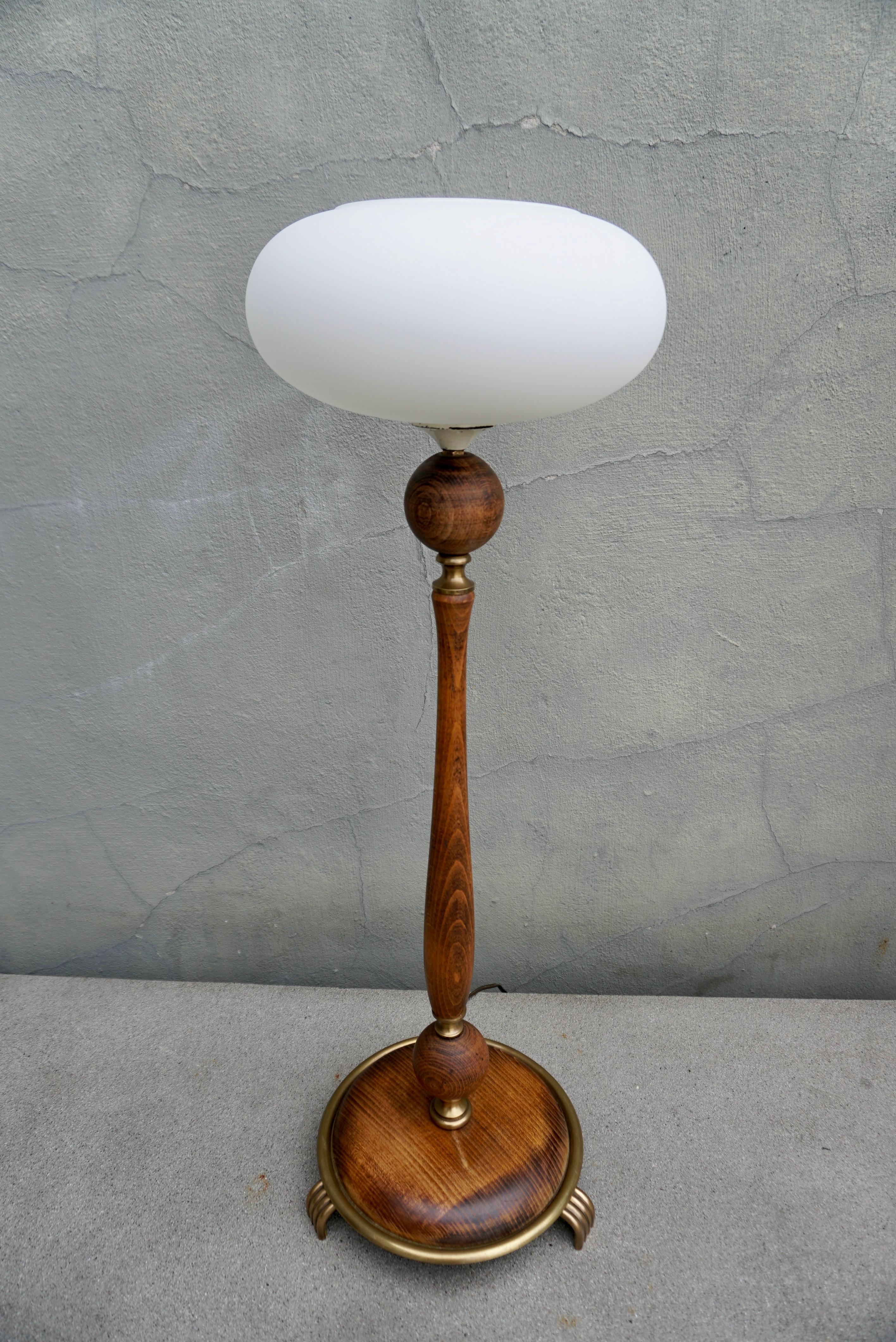 Conjunto de lámpara de pie y sobremesa regulables de madera y latón con pantallas de cristal en venta 5