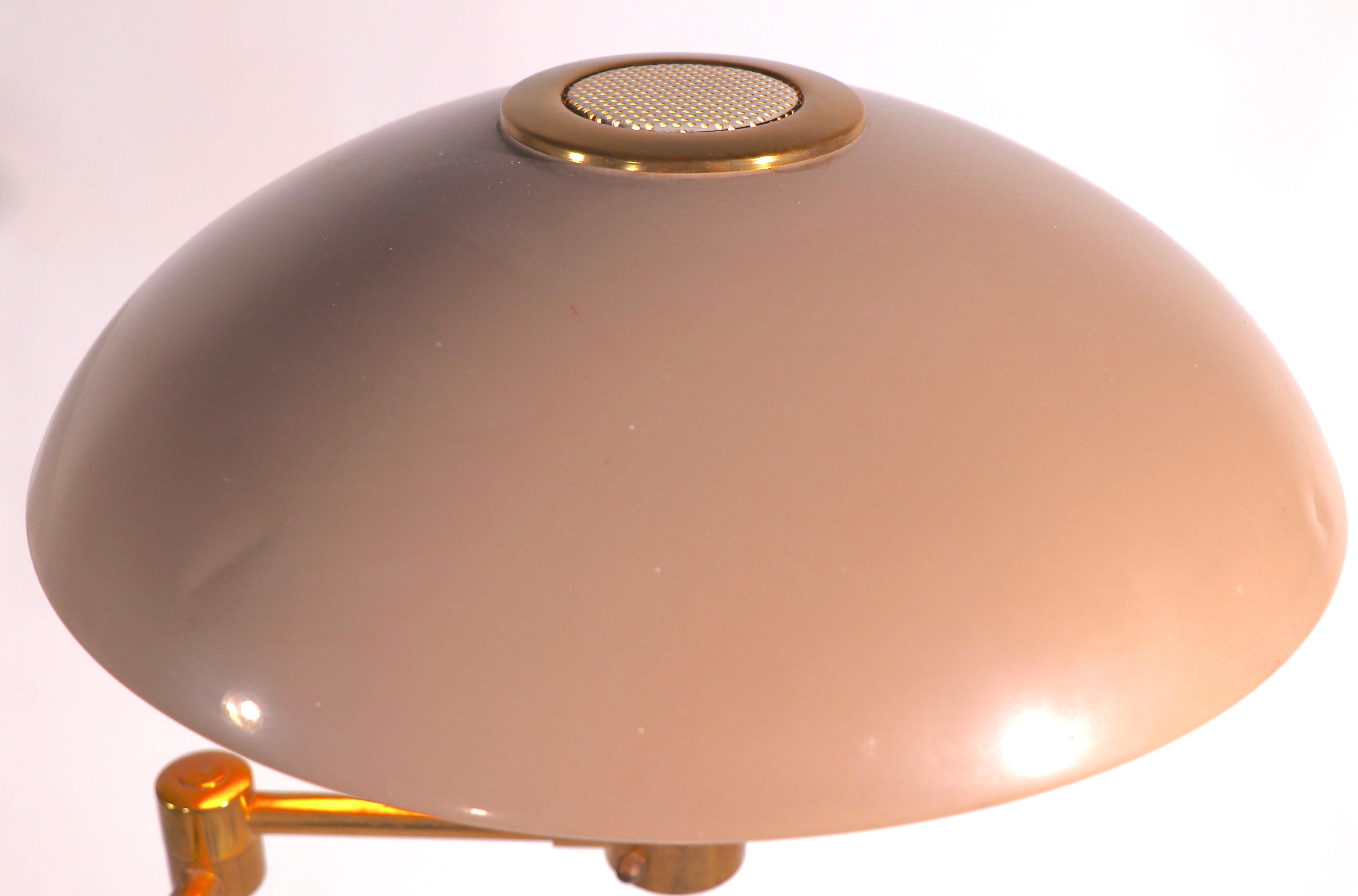 Verstellbare Stehlampe von Gerald Thurston für Lightolier im Angebot 1