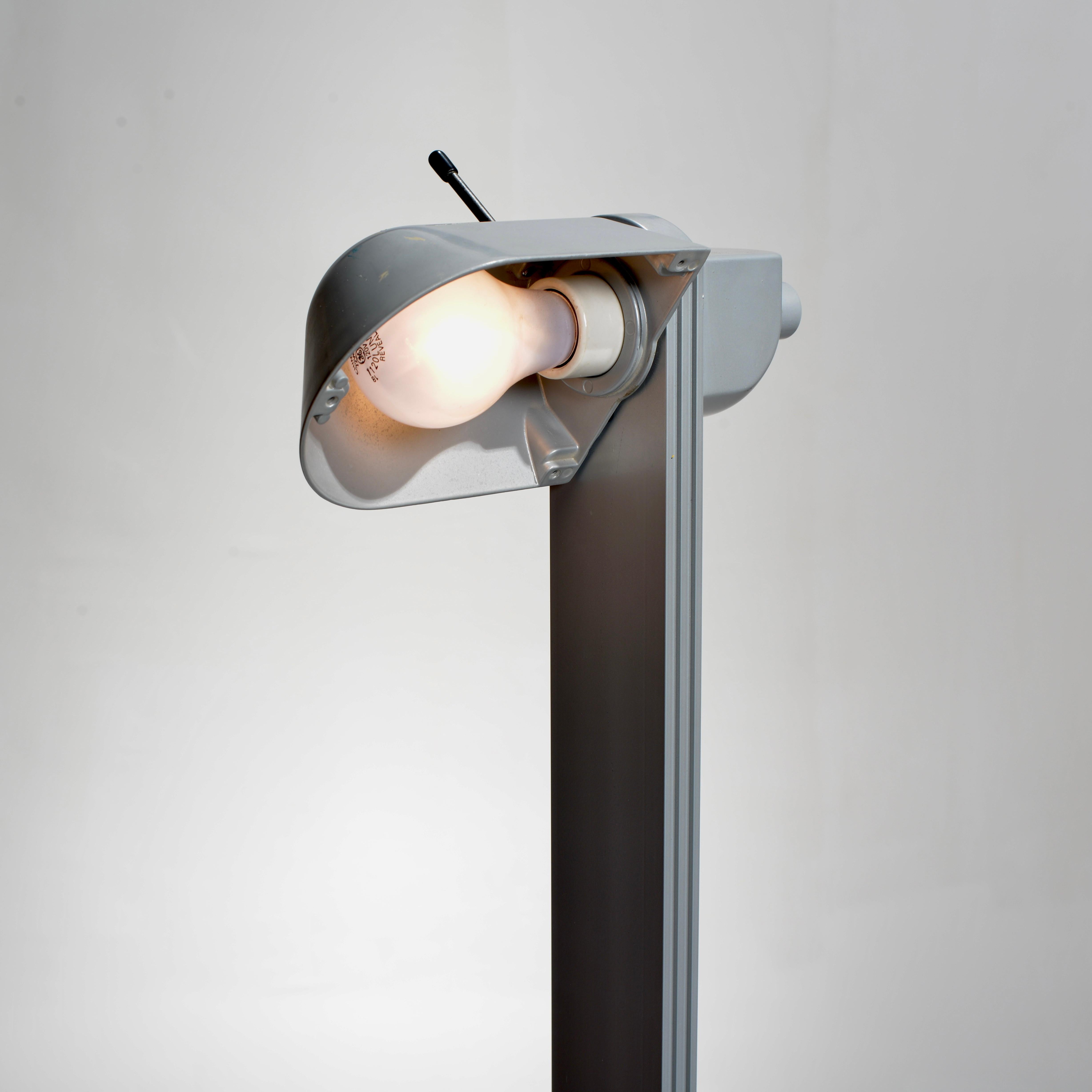 Verstellbare Stehlampe von Ron Rezek im Angebot 8