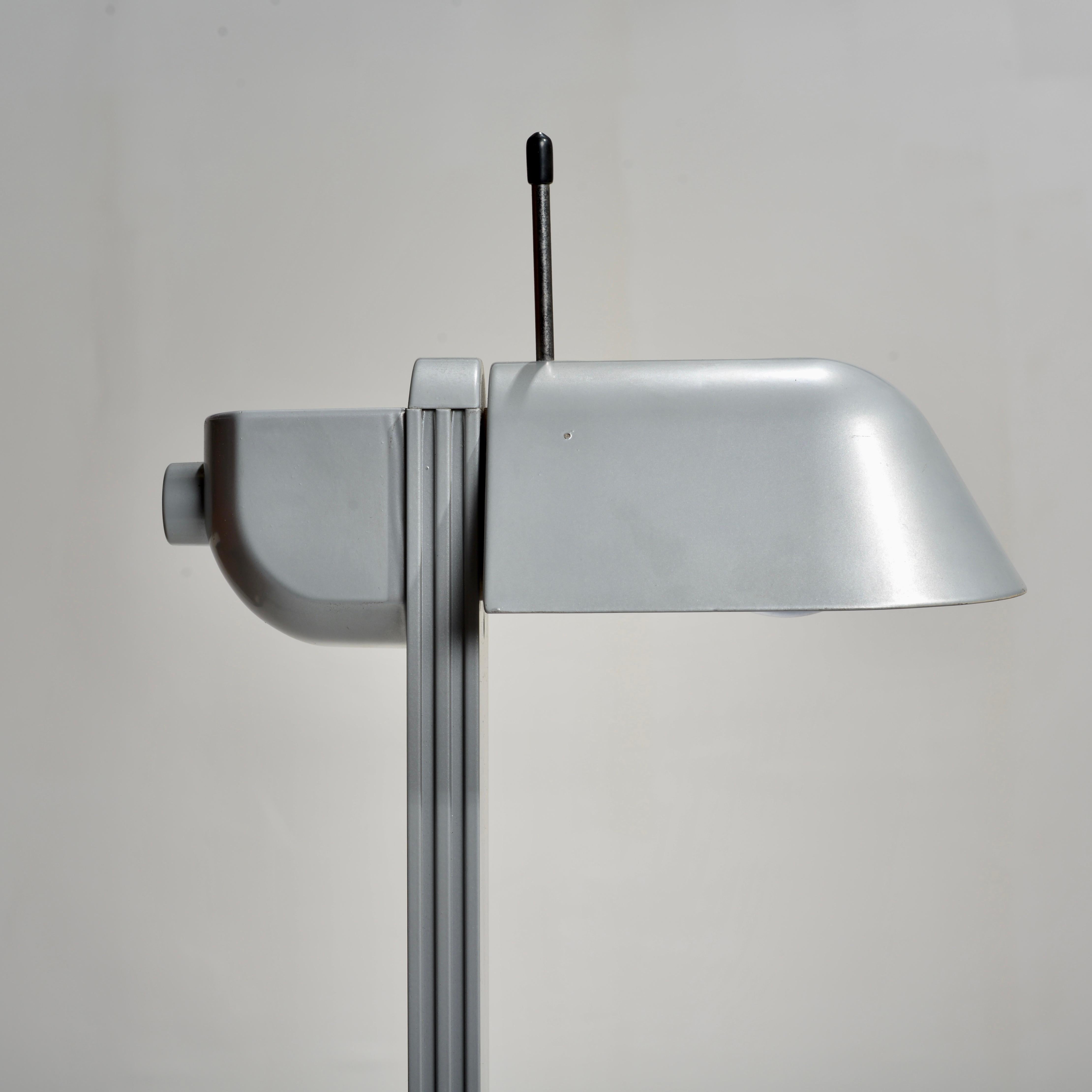 Lampada da terra regolabile di Ron Rezek in vendita 2