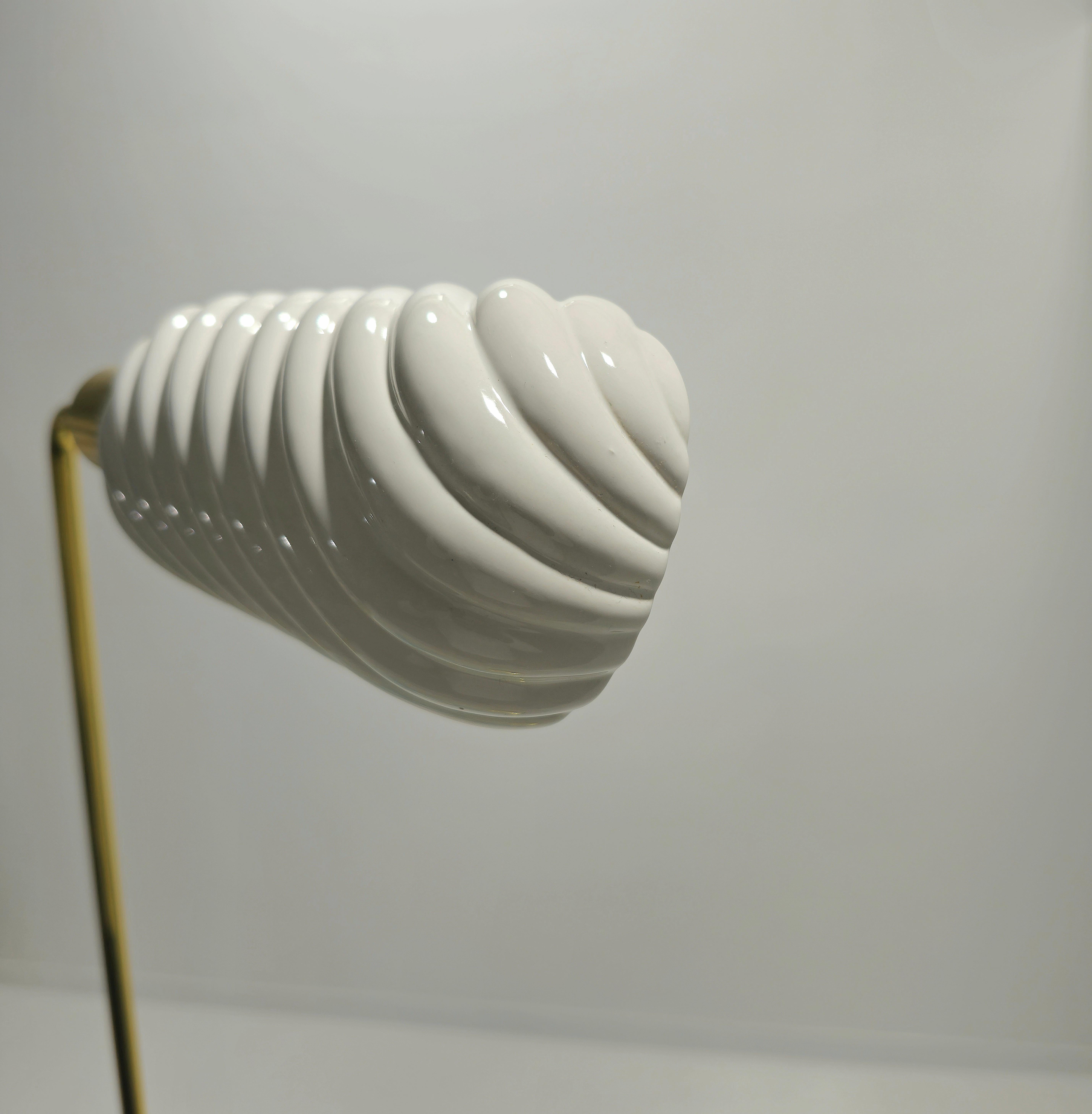 Lampadaire réglable Tommaso Barbi en laiton mi-siècle  Design/One 1970 Bon état - En vente à Palermo, IT