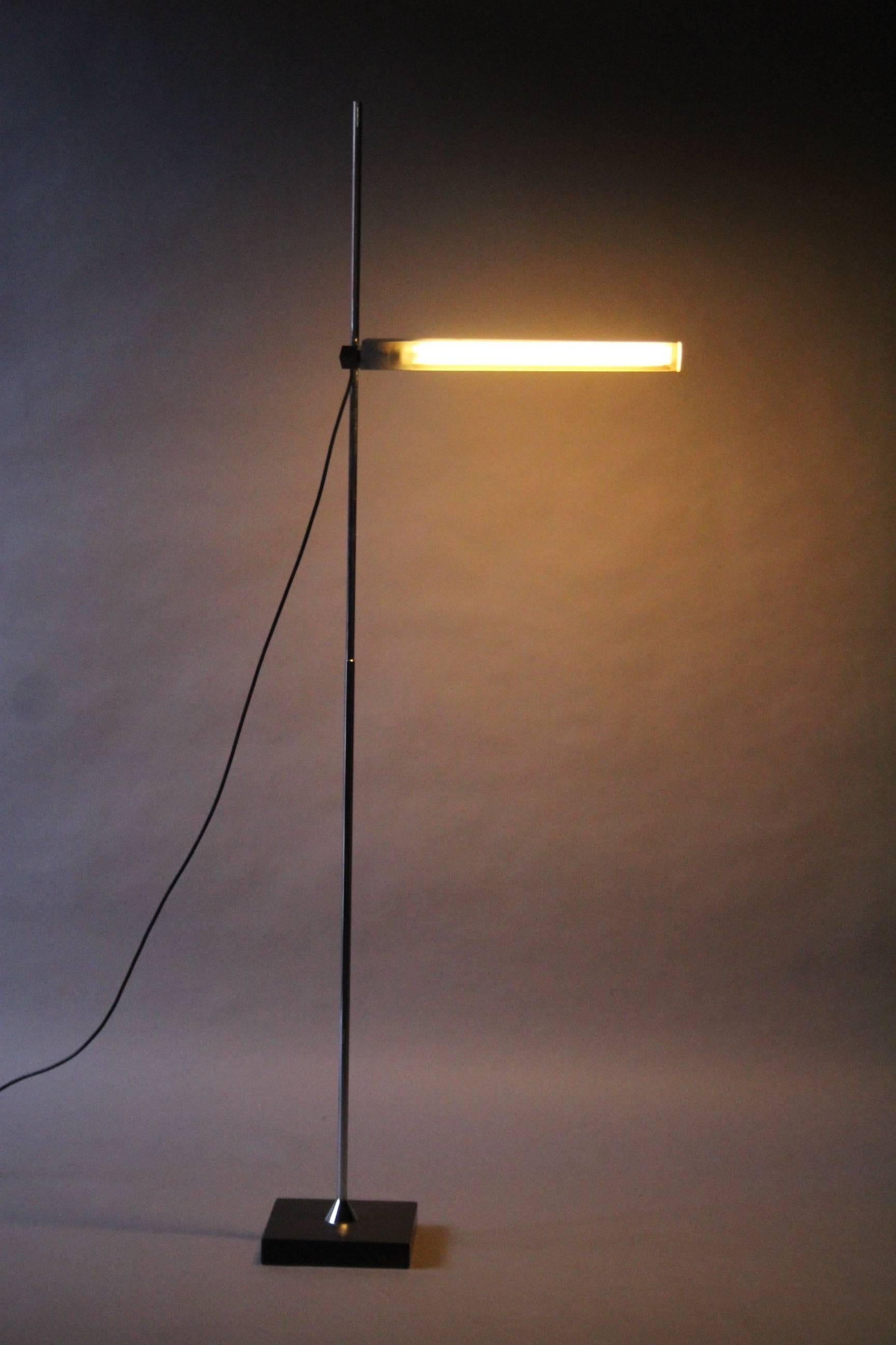 Adjustable floor lamp.