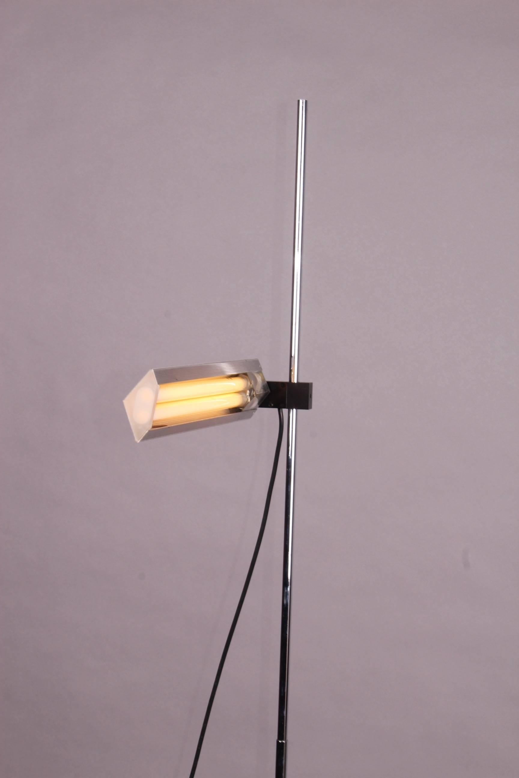 Metal Adjustable Floor Lamp