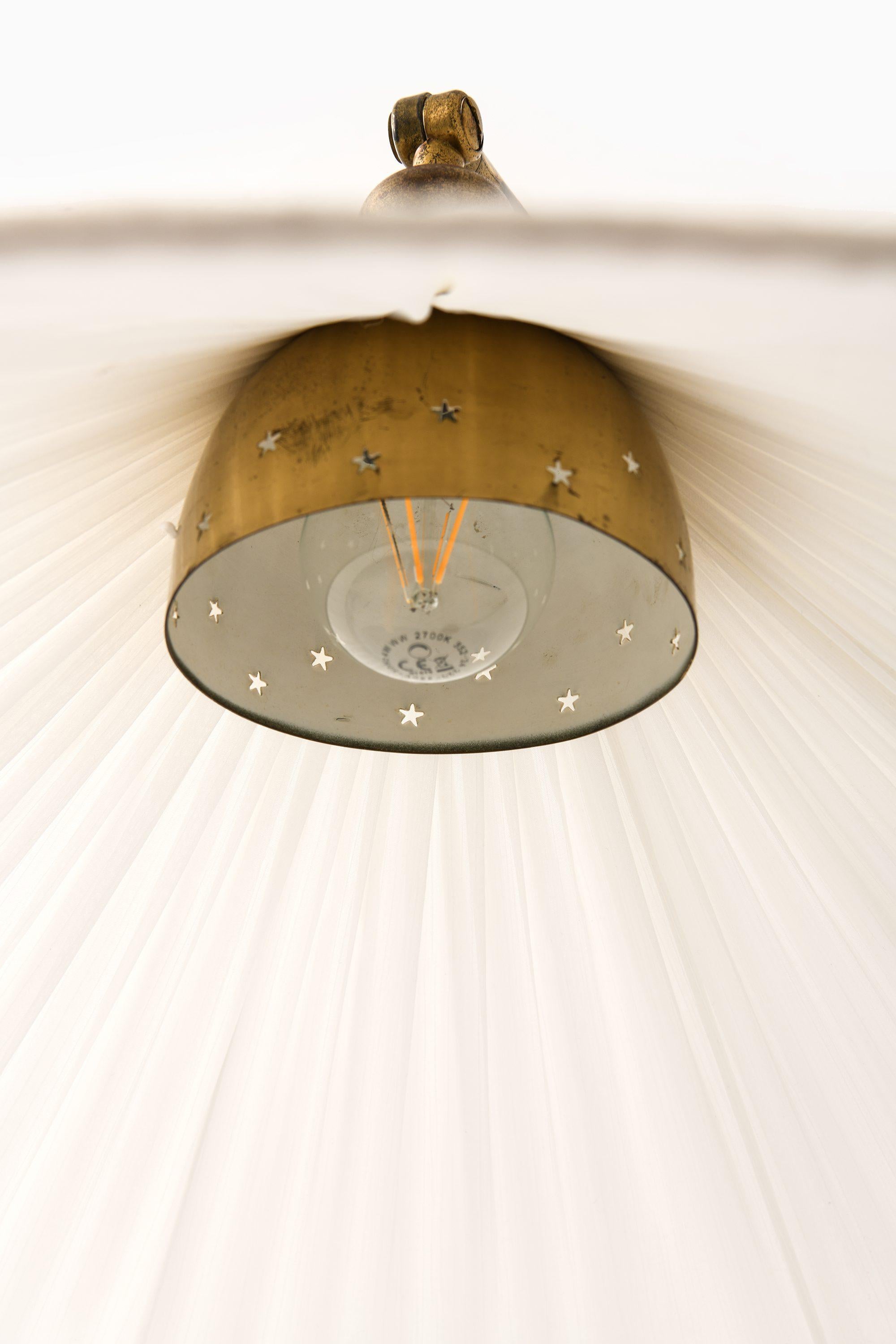 Lampadaire réglable en laiton, années 1940 Bon état - En vente à Limhamn, Skåne län
