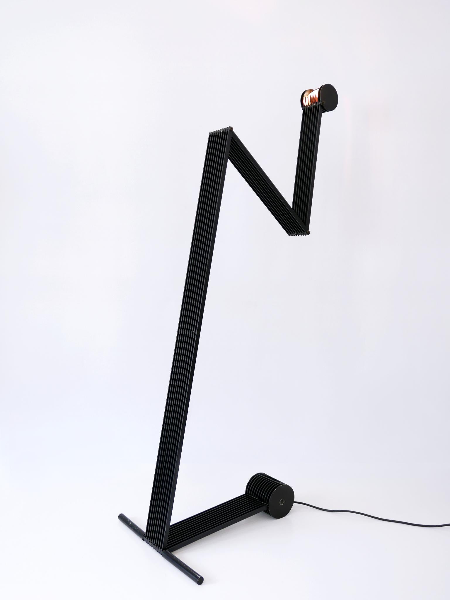 Fine XX secolo Lampada da terra regolabile 'Metri' di Bernhard Bartels per Basis Designleuchten anni '90 in vendita