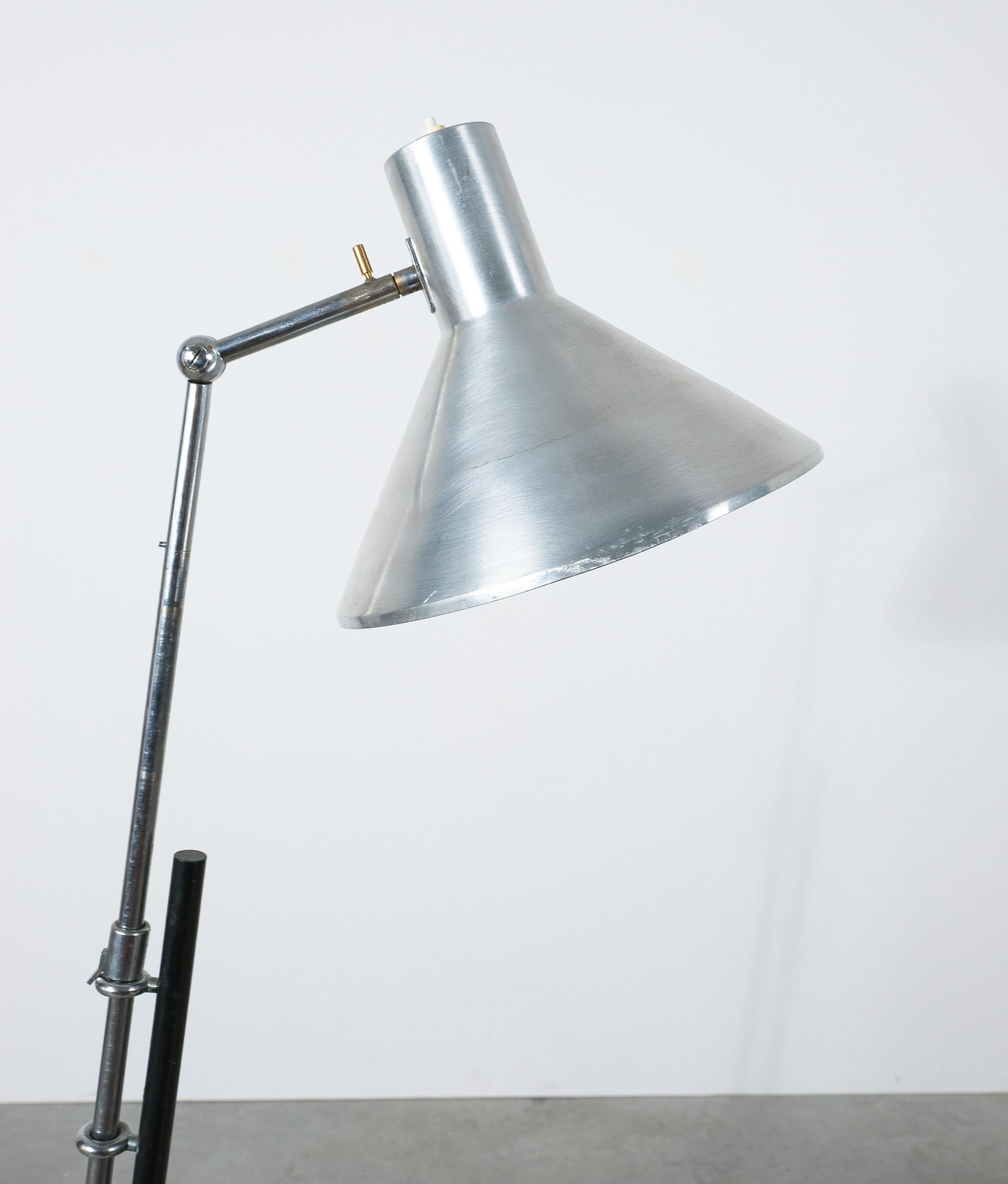 Adjustable Floor Lamp Mod. 1045 by Gino Sarfatti, Arteluce, Italy, 1948 For Sale 4