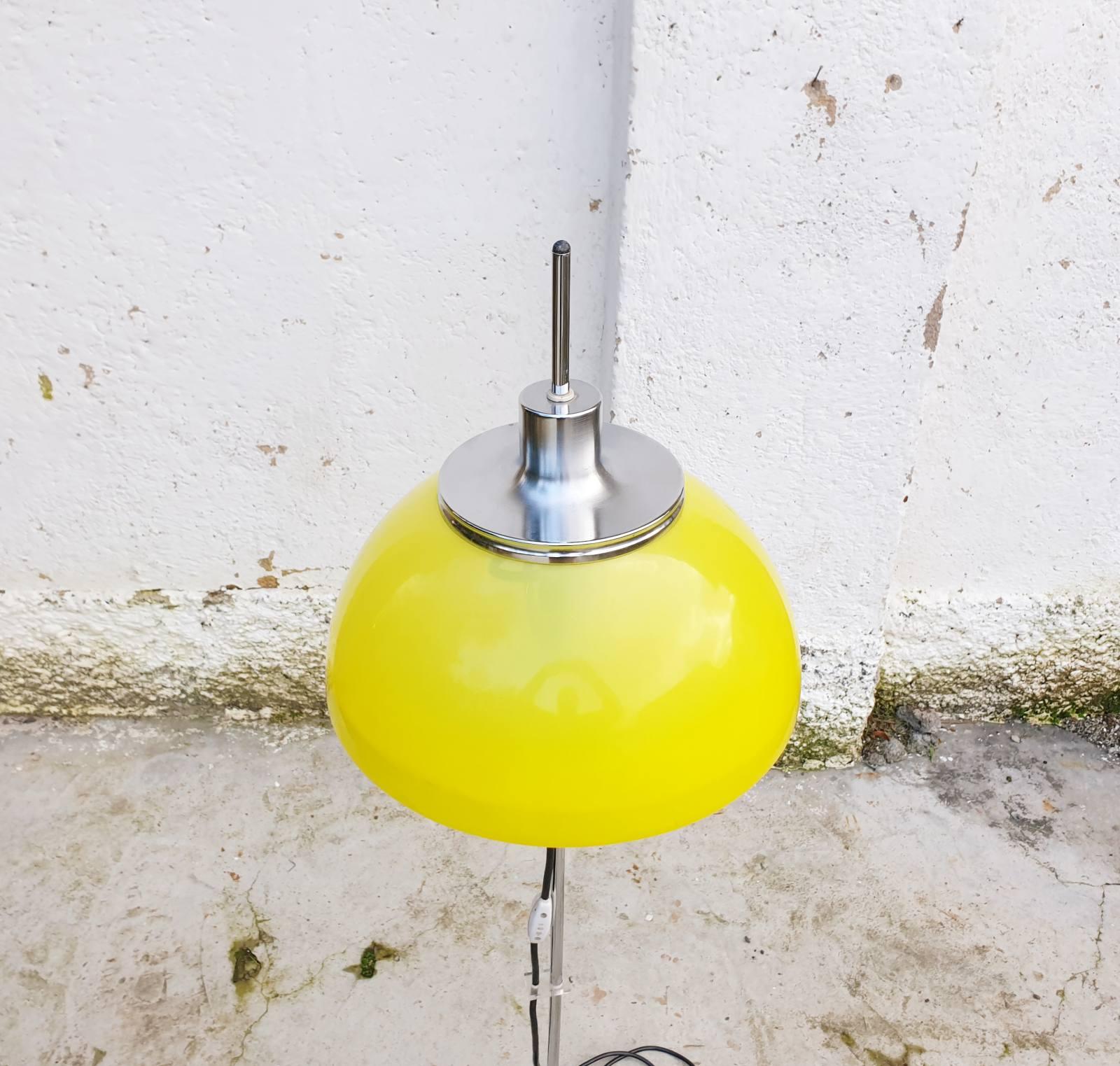 Mid-Century Modern Adjustable Floor Lamp Model Faro by Guzzini, Italy 70s For Sale